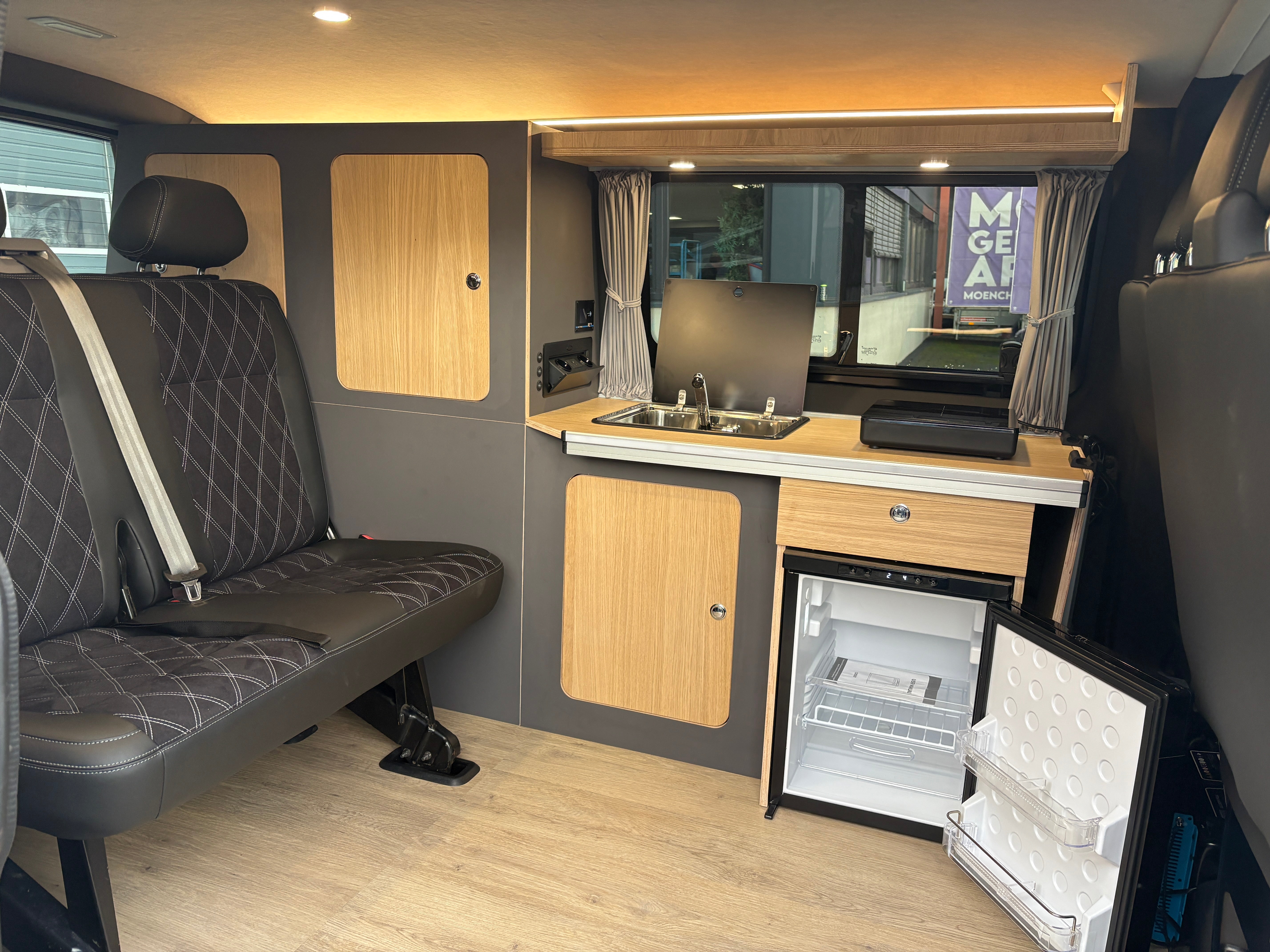 Volkswagen T6.1 Camper 2.0 TDI 150PS DSG Automatik unfallfrei | Wohnmobil mit Navi, PDC, Rückfahrkamera | Campervan Umbau 5 Sitzer | VW Bulli