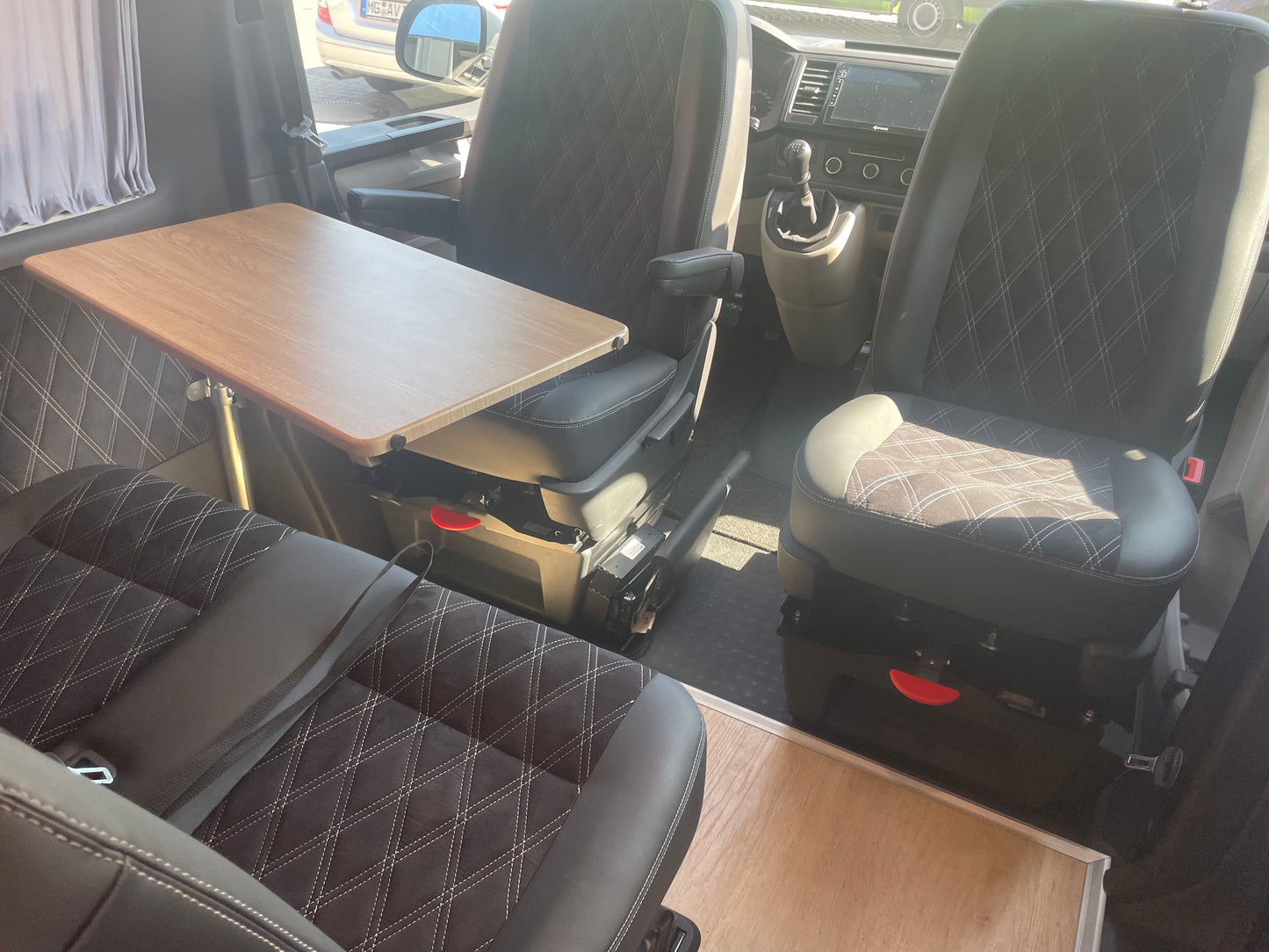 Volkswagen T6 Camper mit Toilette 2.0 TDI 150PS unfallfrei | Wohnmobil, PDC, Navi, Rückfahrkamera | Campervan Umbau 4 Sitzer
