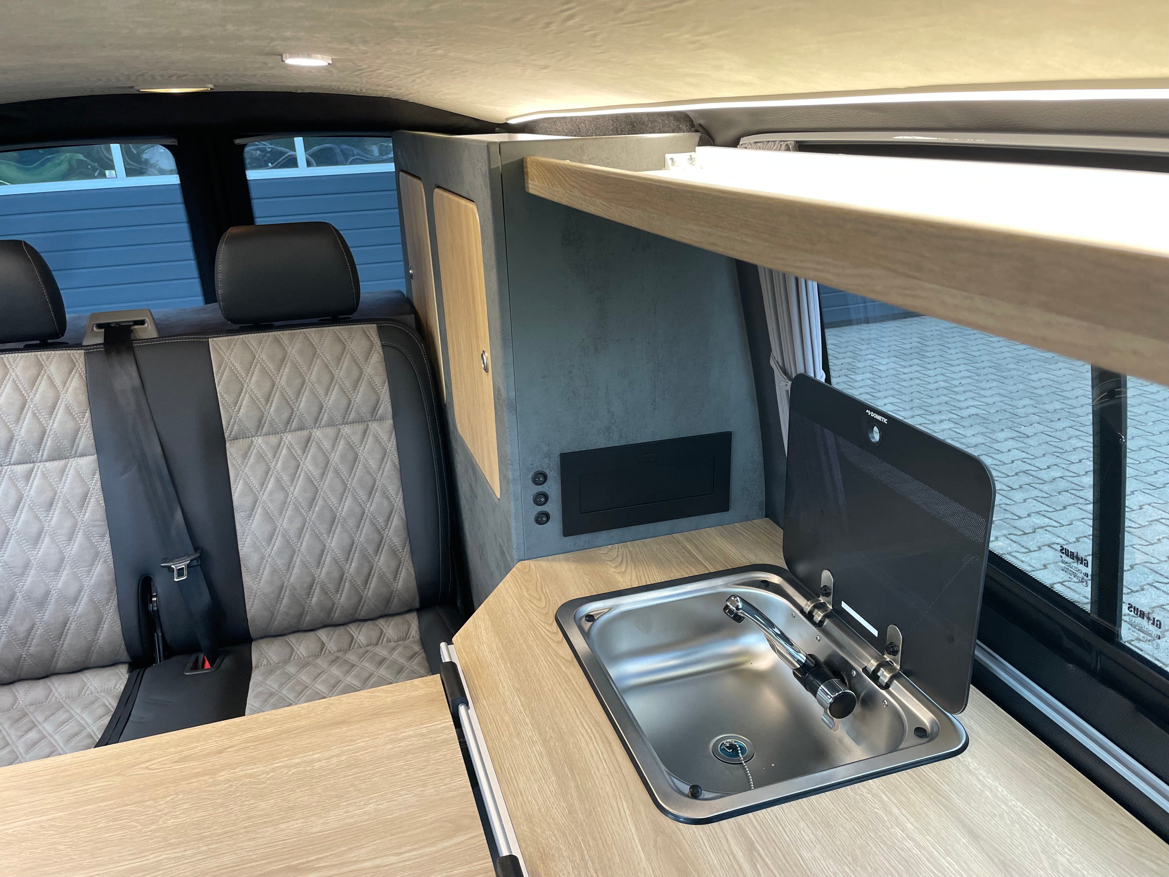 Volkswagen T6 Camper DSG 2.0 TDI 150PS unfallfrei | Wohnmobil mit Original VW Standheizung, PDC, Navi | Campervan Umbau 5 Sitzer