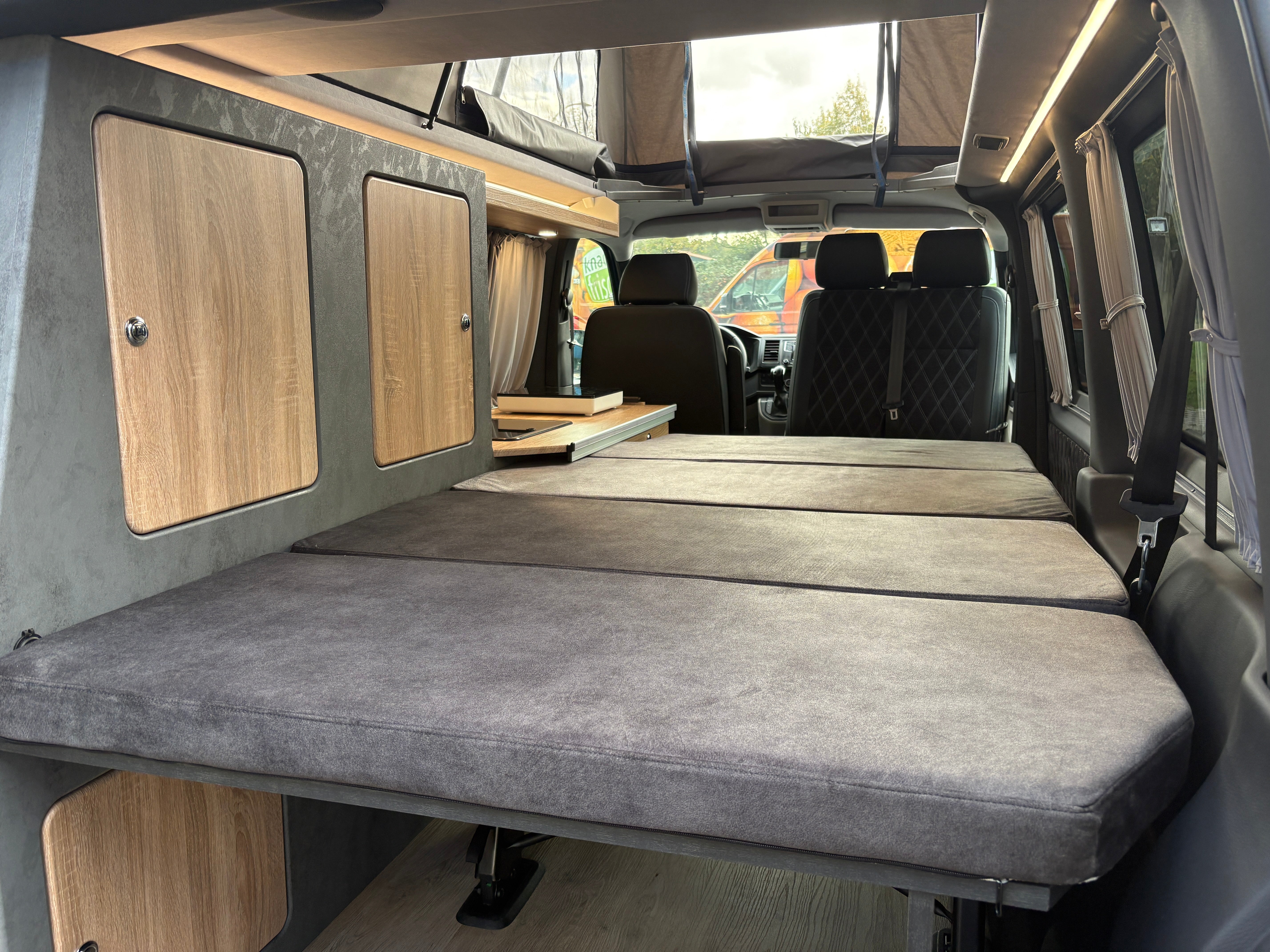 Volkswagen T6 Camper 2.0 TDI DSG Automatik 150PS unfallfrei | Wohnmobil mit Hubdach Schlafdach Standheizung, Rückfahrkamera mit PDC | Campervan Umbau 5 Sitzer | VW Bulli