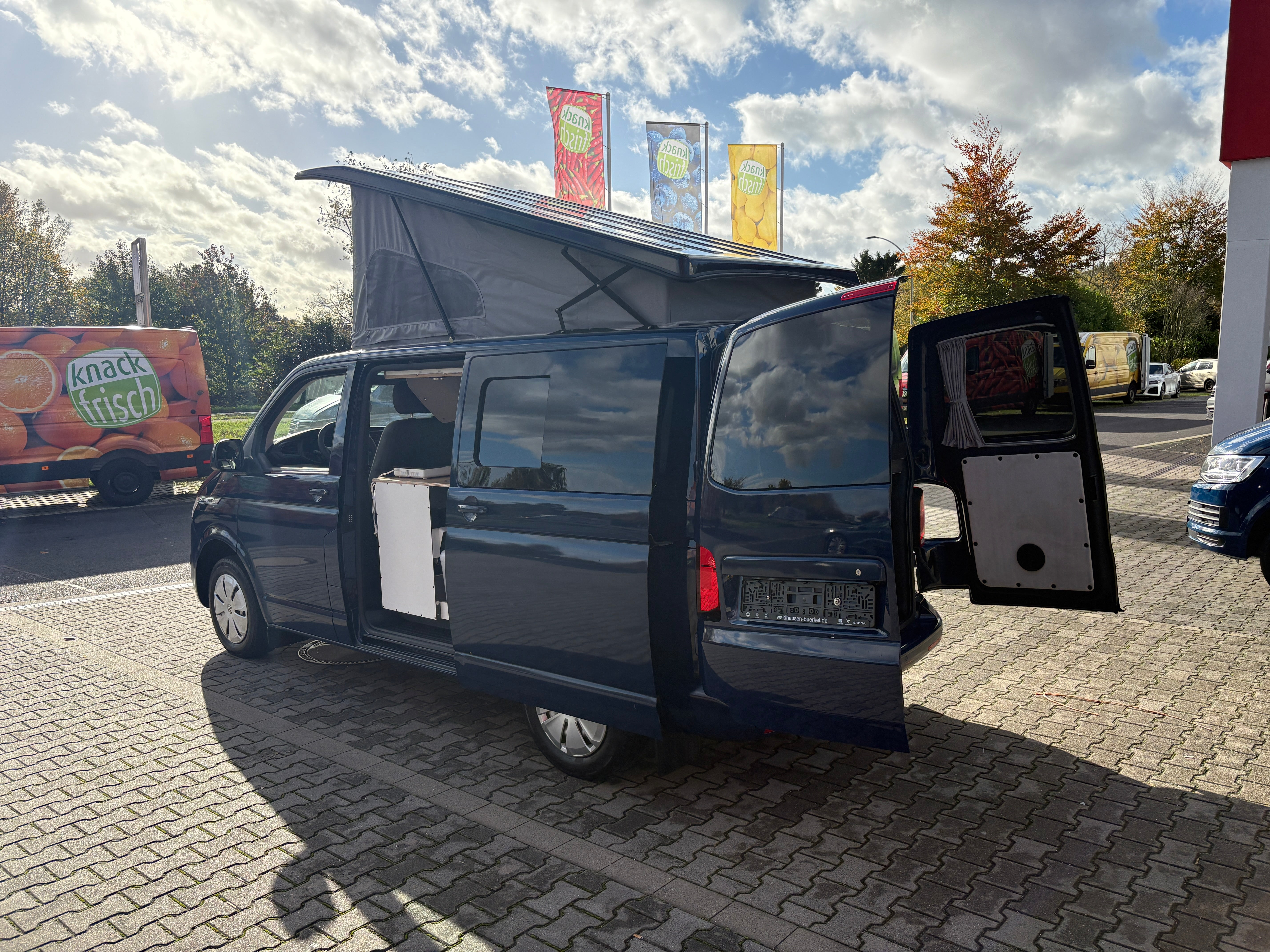 Volkswagen T6.1 Camper 2.0 TDI 110PS unfallfrei | Wohnmobil mit Hubdach Schlafdach, PDC, Navi, Rückfahrkamera | Campervan Umbau 5 Sitzer