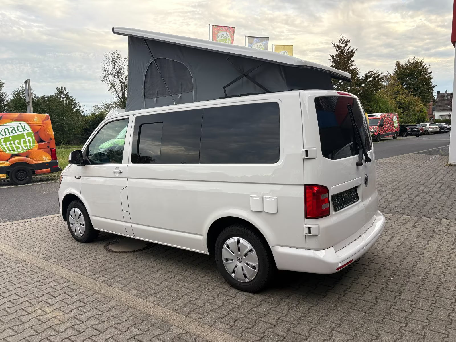 Volkswagen T6 Camper 2.0 TDI 150PS Schaltgetriebe unfallfrei | Wohnmobil mit Hubdach Schlafdach, Rückfahrkamera mit PDC | Campervan Umbau 5 Sitzer | VW Bulli