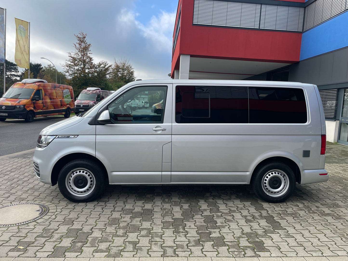 Volkswagen T6.1 Camper 2.0 TDI 110PS unfallfrei | nur 55.000km | Wohnmobil mit Navi, PDC, Rückfahrkamera | Campervan Umbau 5 Sitzer Leder