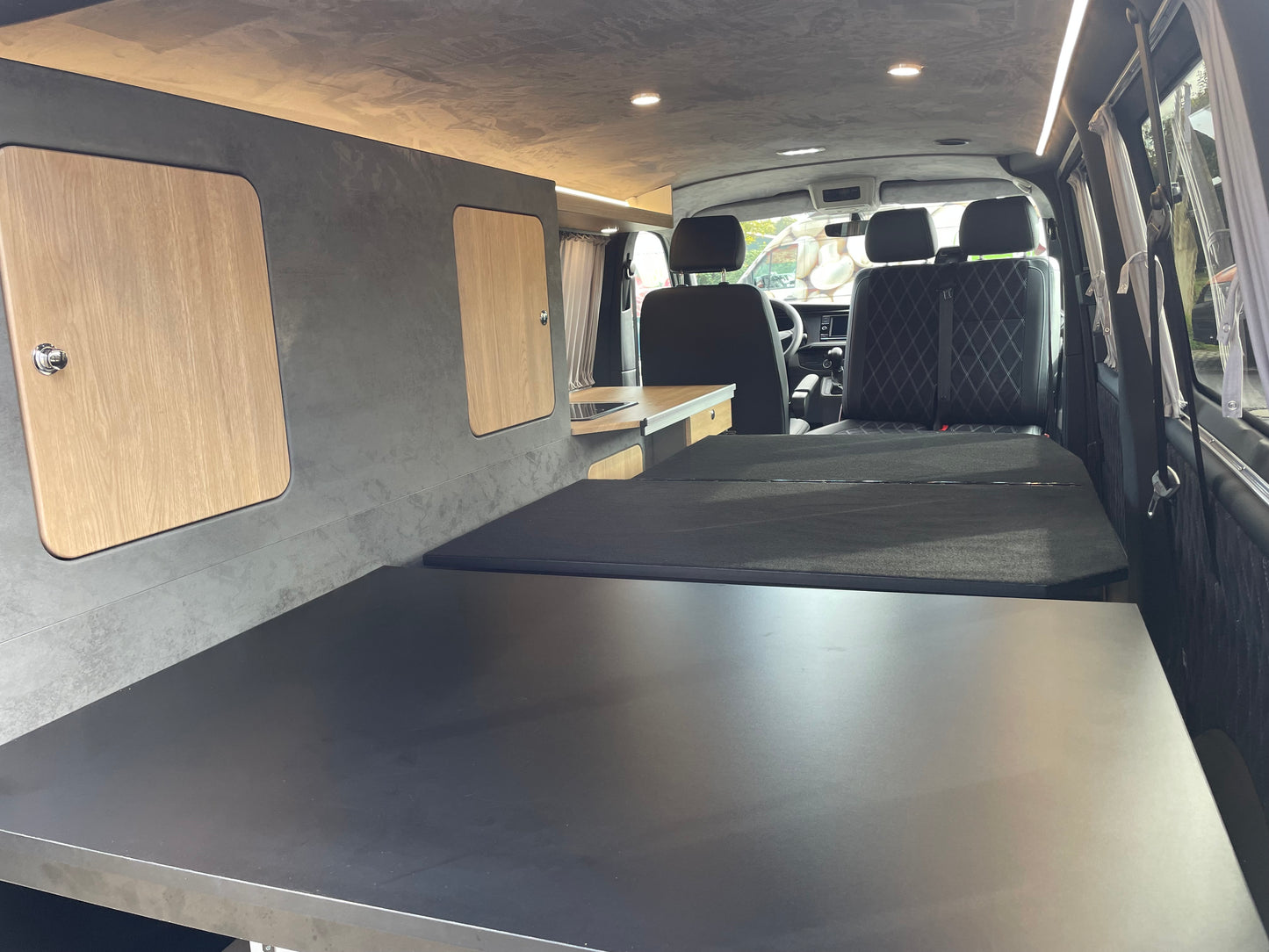 Volkswagen T6.1 Lang Camper 2.0 TDI 150PS Automatik DSG unfallfrei | Wohnmobil mit Standheizung, PDC, Navi | nur 100.000km | Campervan Umbau 5 Sitzer