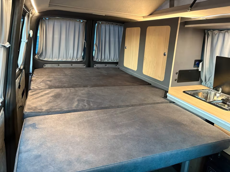 Volkswagen T6 Camper 2.0 TDI 114PS unfallfrei | Wohnmobil mit Hubdach Schlafdach, PDC, Anhängerkupplung, Rückfahrkamera | Campervan Umbau 5 Sitzer VW