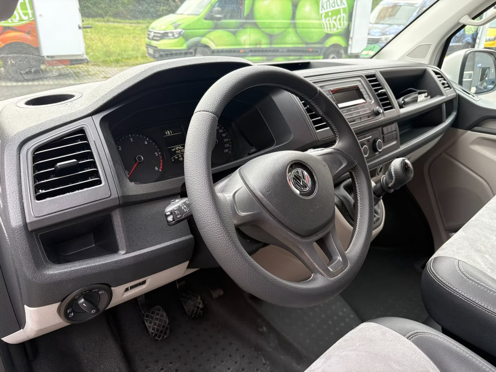 Volkswagen T6 Camper 2.0 TDI 150PS Schaltgetriebe unfallfrei | Wohnmobil mit Hubdach Schlafdach, Rückfahrkamera mit PDC | Campervan Umbau 5 Sitzer | VW Bulli