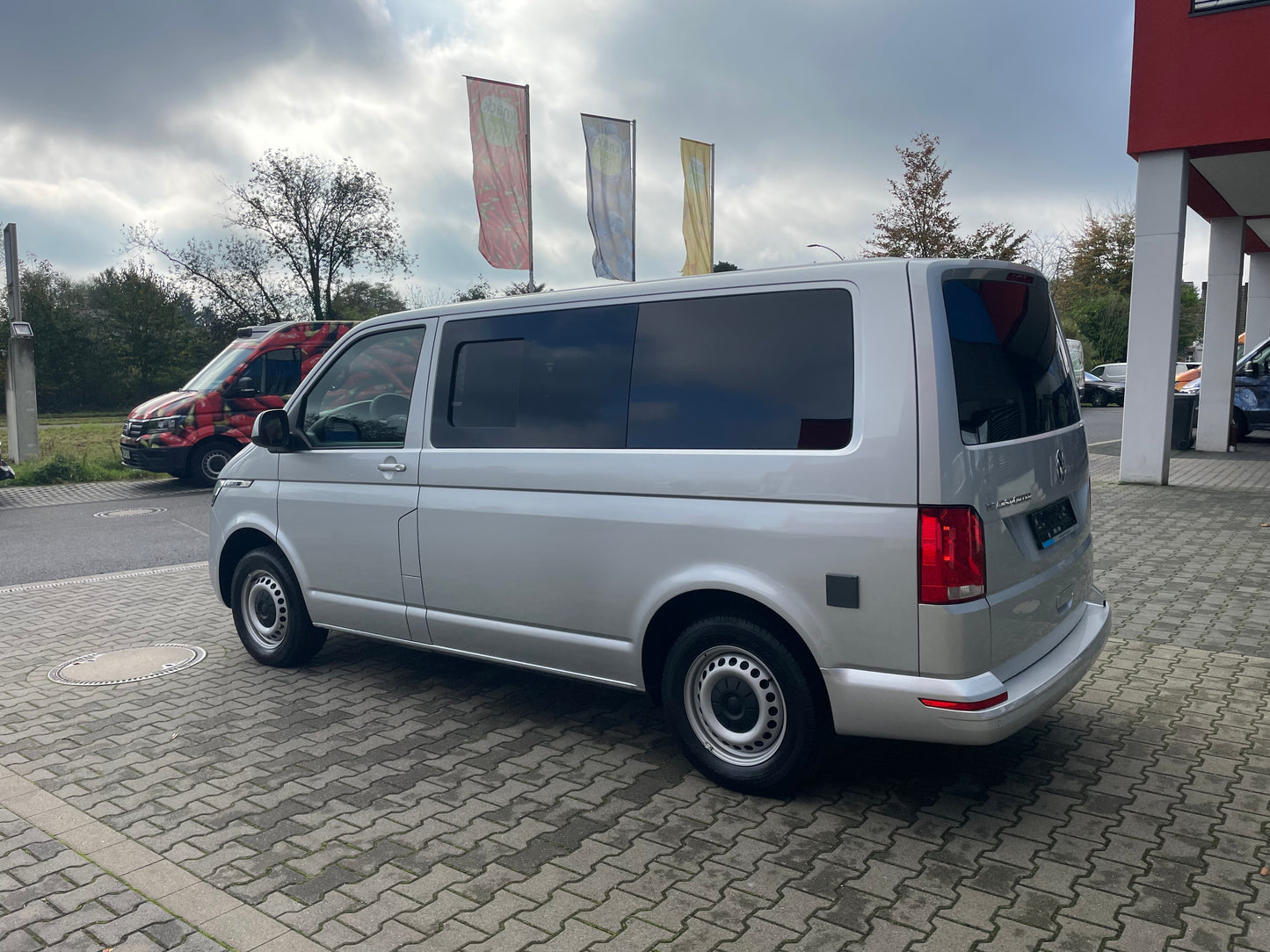 Volkswagen T6.1 Camper 2.0 TDI 110PS unfallfrei | nur 55.000km | Wohnmobil mit Navi, PDC, Rückfahrkamera | Campervan Umbau 5 Sitzer Leder