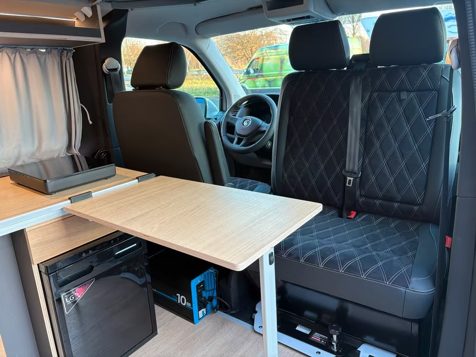 Volkswagen T6 Camper 2.0 TDI 114PS unfallfrei | Wohnmobil mit Hubdach Schlafdach, PDC, Anhängerkupplung, Rückfahrkamera | Campervan Umbau 5 Sitzer VW