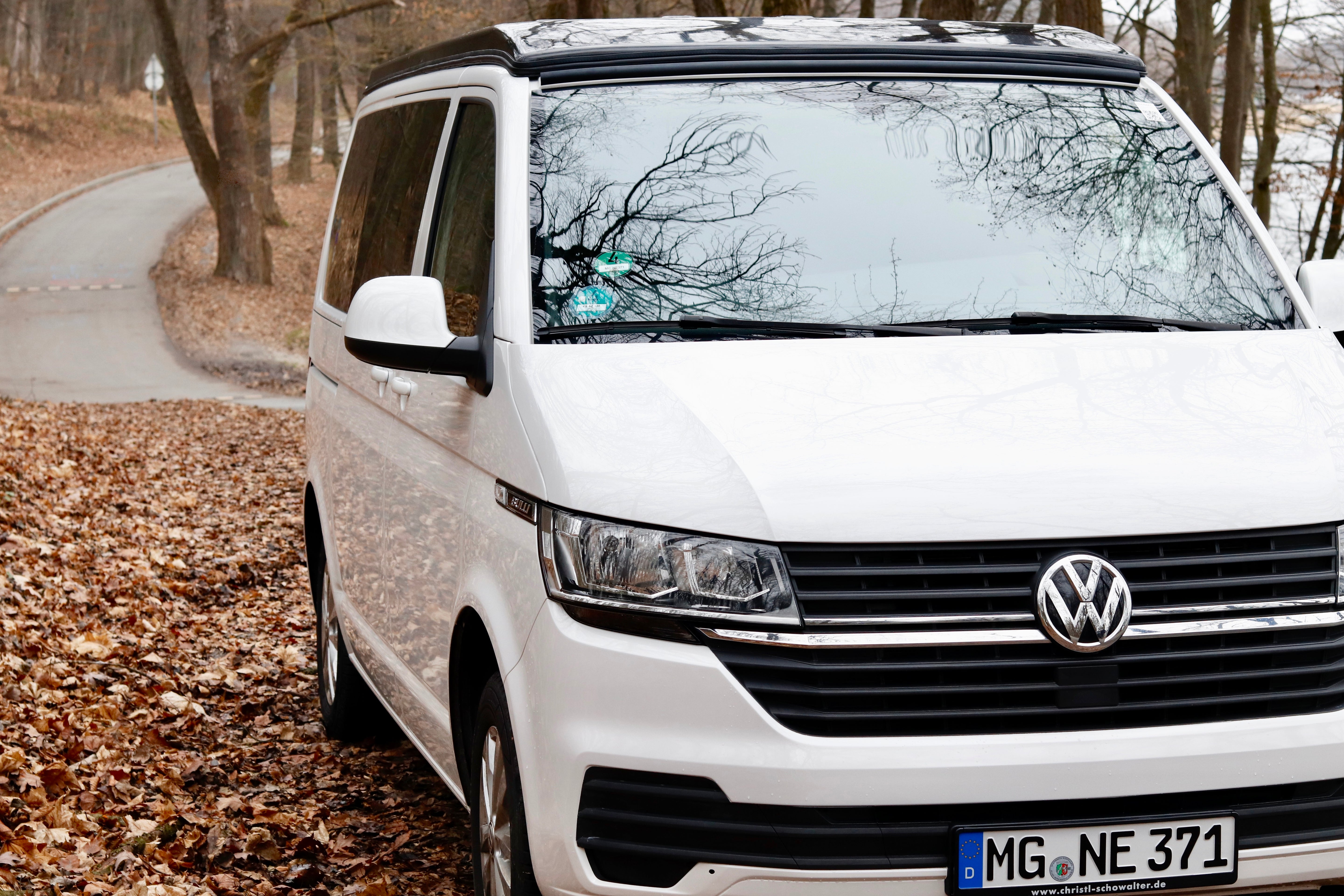 Volkswagen T6.1 Camper 2.0 TDI 150PS unfallfrei | Wohnmobil mit Hubdach Schlafdach, PDC, Anhängerkupplung, Rückfahrkamera | Campervan Umbau 5 Sitzer VW
