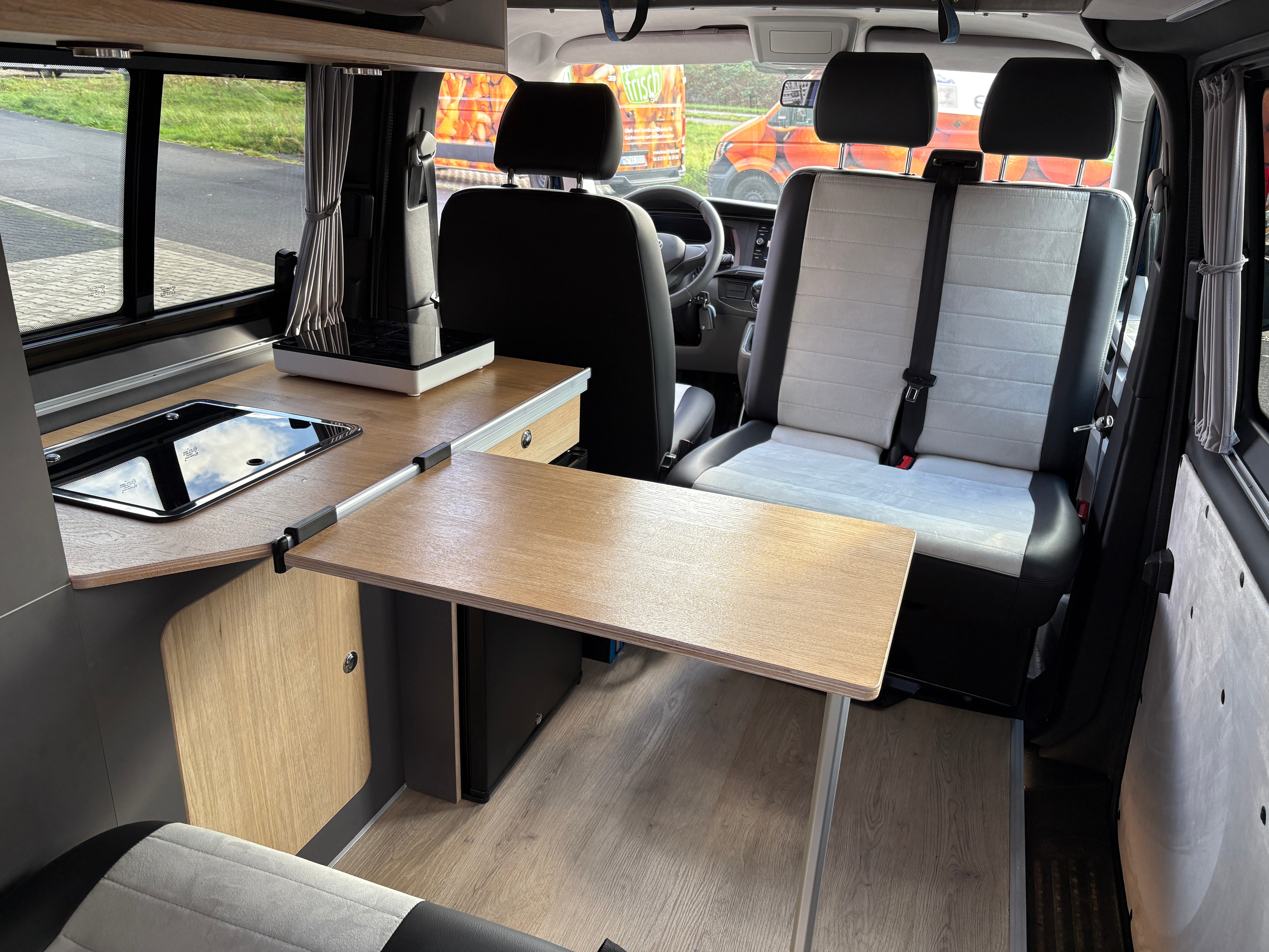 Volkswagen T6.1 Camper 2.0 TDI 110PS unfallfrei | Wohnmobil mit Hubdach Schlafdach, PDC, Navi, Rückfahrkamera | Campervan Umbau 5 Sitzer