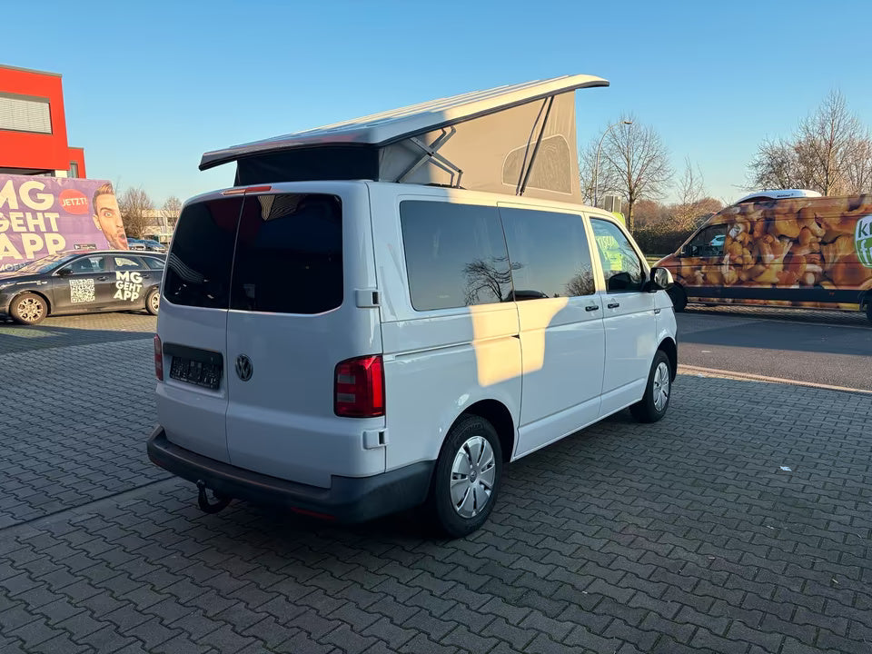 Volkswagen T6 Camper 2.0 TDI 114PS unfallfrei | Wohnmobil mit Hubdach Schlafdach, PDC, Anhängerkupplung, Rückfahrkamera | Campervan Umbau 5 Sitzer VW