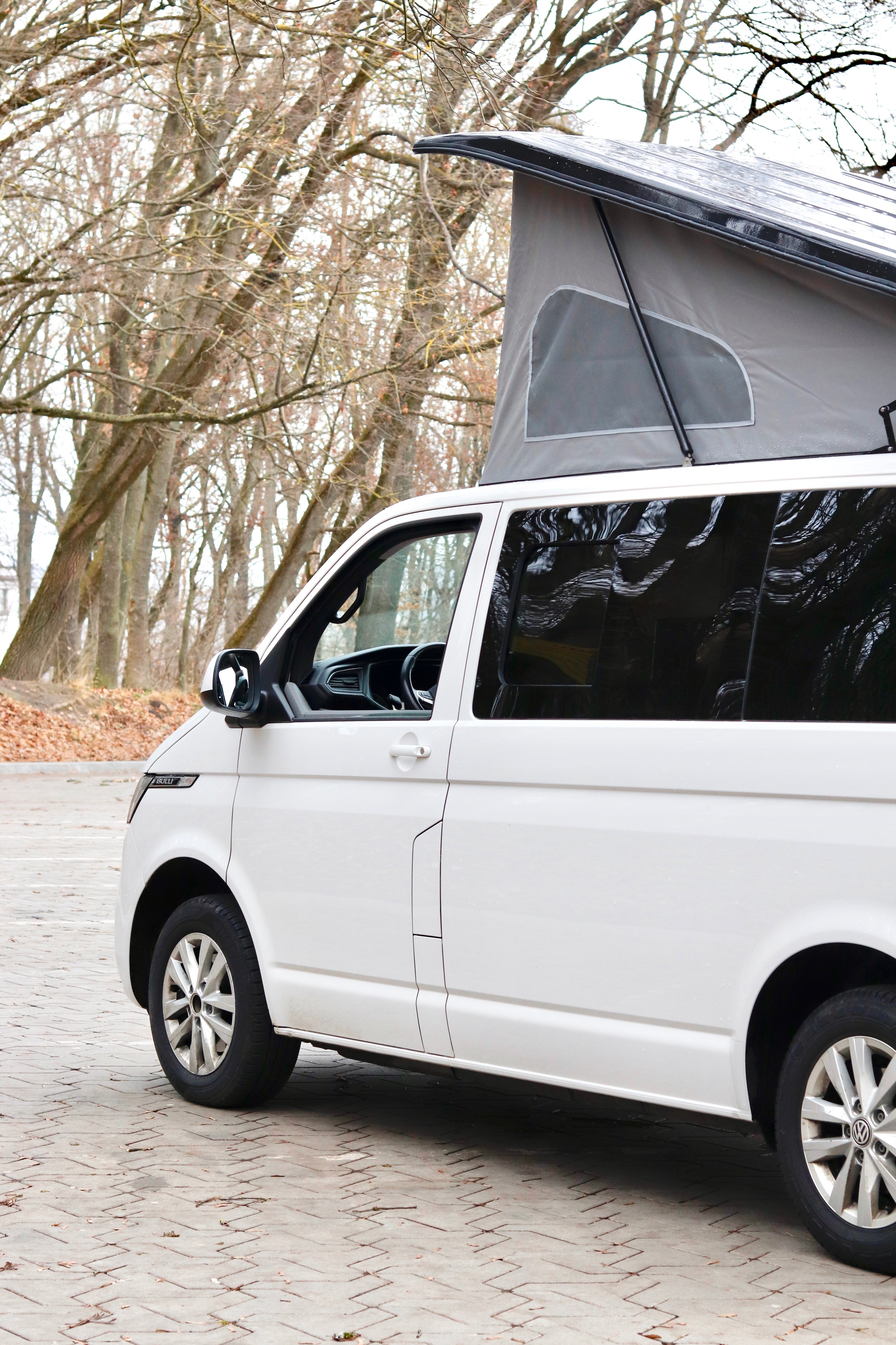 Volkswagen T6.1 Camper 2.0 TDI 150PS unfallfrei | Wohnmobil mit Hubdach Schlafdach, PDC, Anhängerkupplung, Rückfahrkamera | Campervan Umbau 5 Sitzer VW