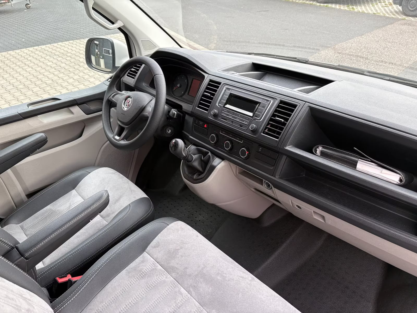 Volkswagen T6 Camper 2.0 TDI 150PS Schaltgetriebe unfallfrei | Wohnmobil mit Hubdach Schlafdach, Rückfahrkamera mit PDC | Campervan Umbau 5 Sitzer | VW Bulli