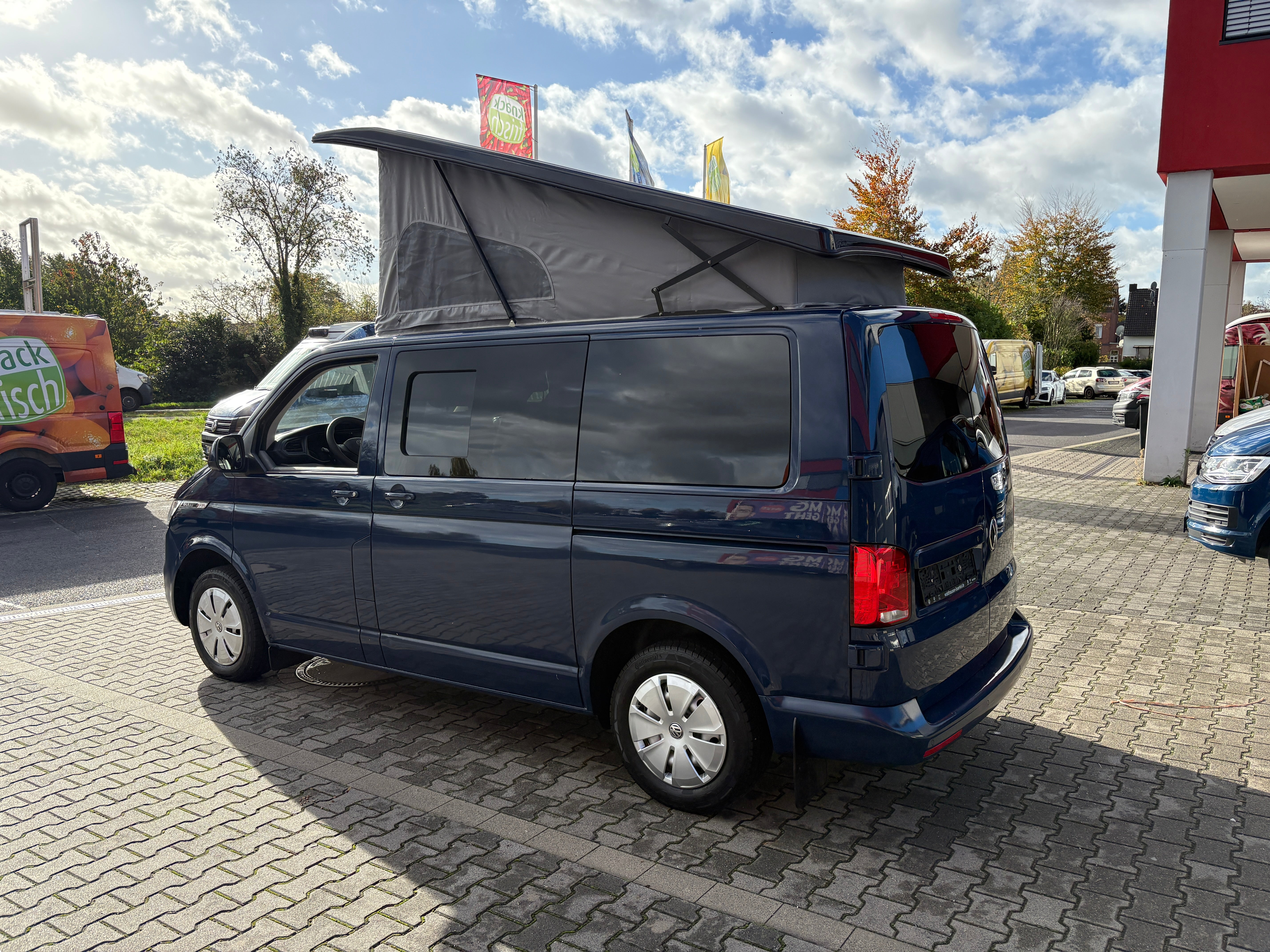 Volkswagen T6.1 Camper 2.0 TDI 110PS unfallfrei | Wohnmobil mit Hubdach Schlafdach, PDC, Navi, Rückfahrkamera | Campervan Umbau 5 Sitzer