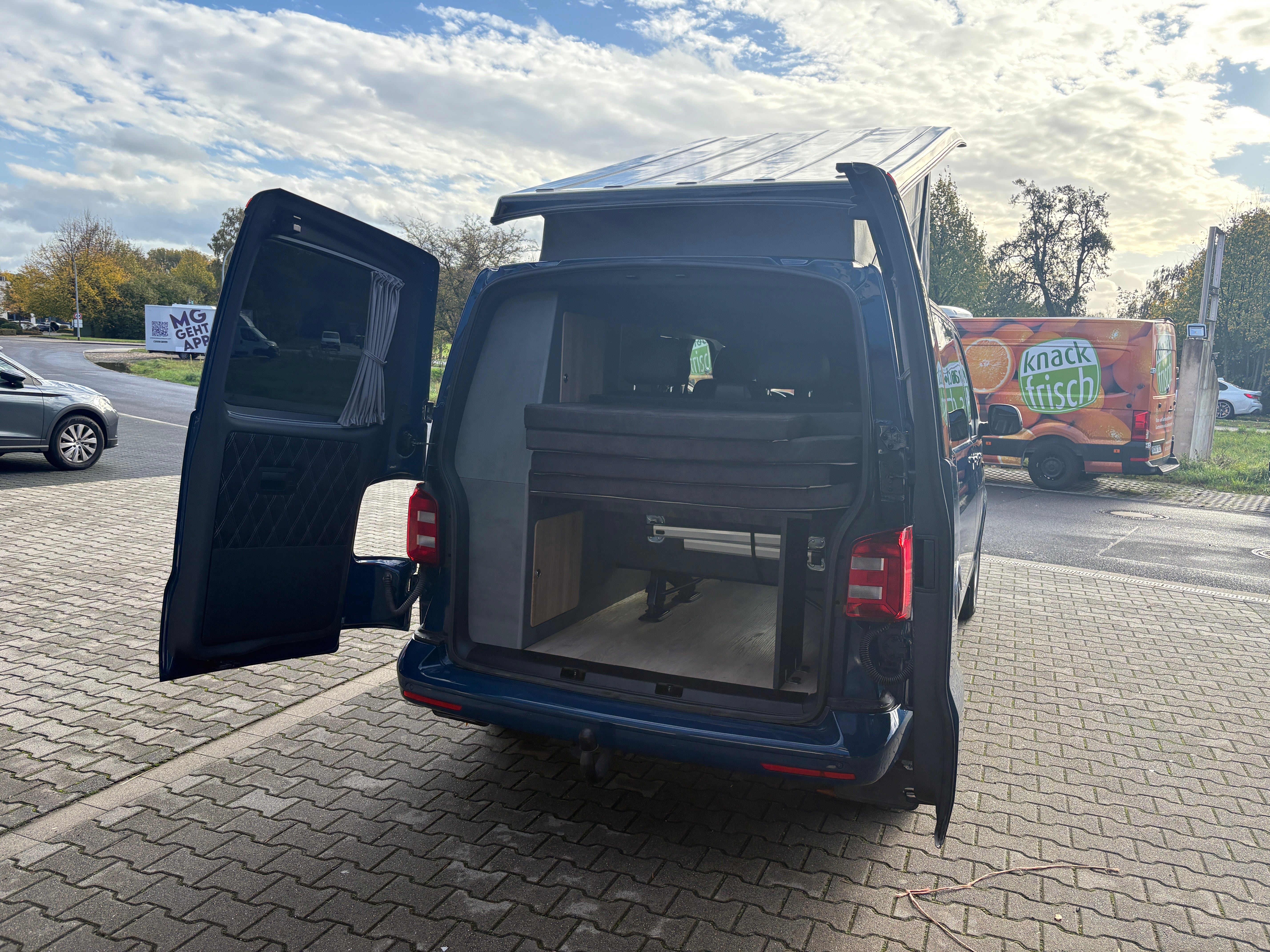 Volkswagen T6 Camper 2.0 TDI DSG Automatik 150PS unfallfrei | Wohnmobil mit Hubdach Schlafdach Standheizung, Rückfahrkamera mit PDC | Campervan Umbau 5 Sitzer | VW Bulli