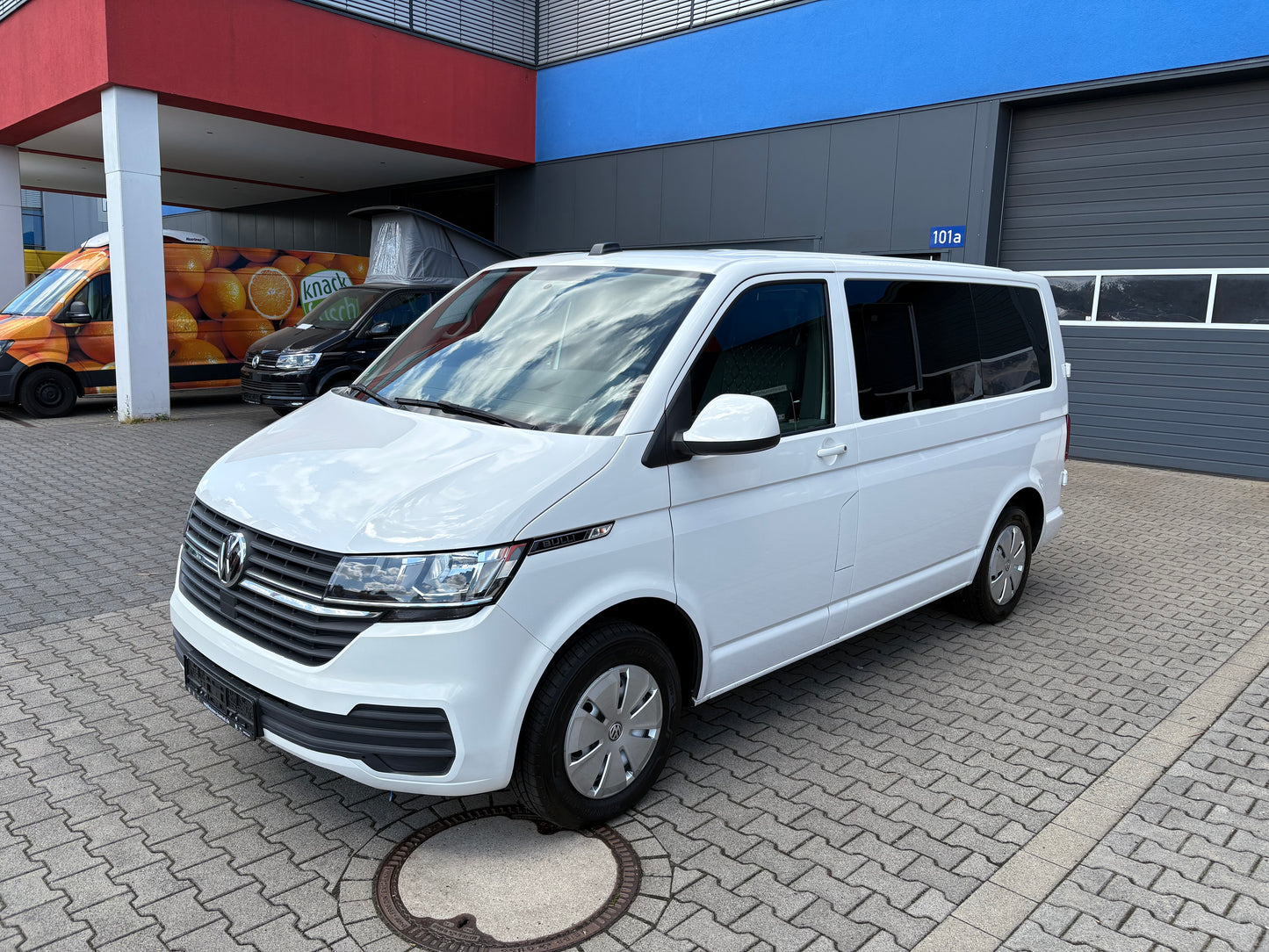 Volkswagen T6.1 Camper 2.0 TDI 110PS Schaltgetriebe unfallfrei | Wohnmobil mit PDC, Rückfahrkamera | Campervan Umbau 5 Sitzer | VW