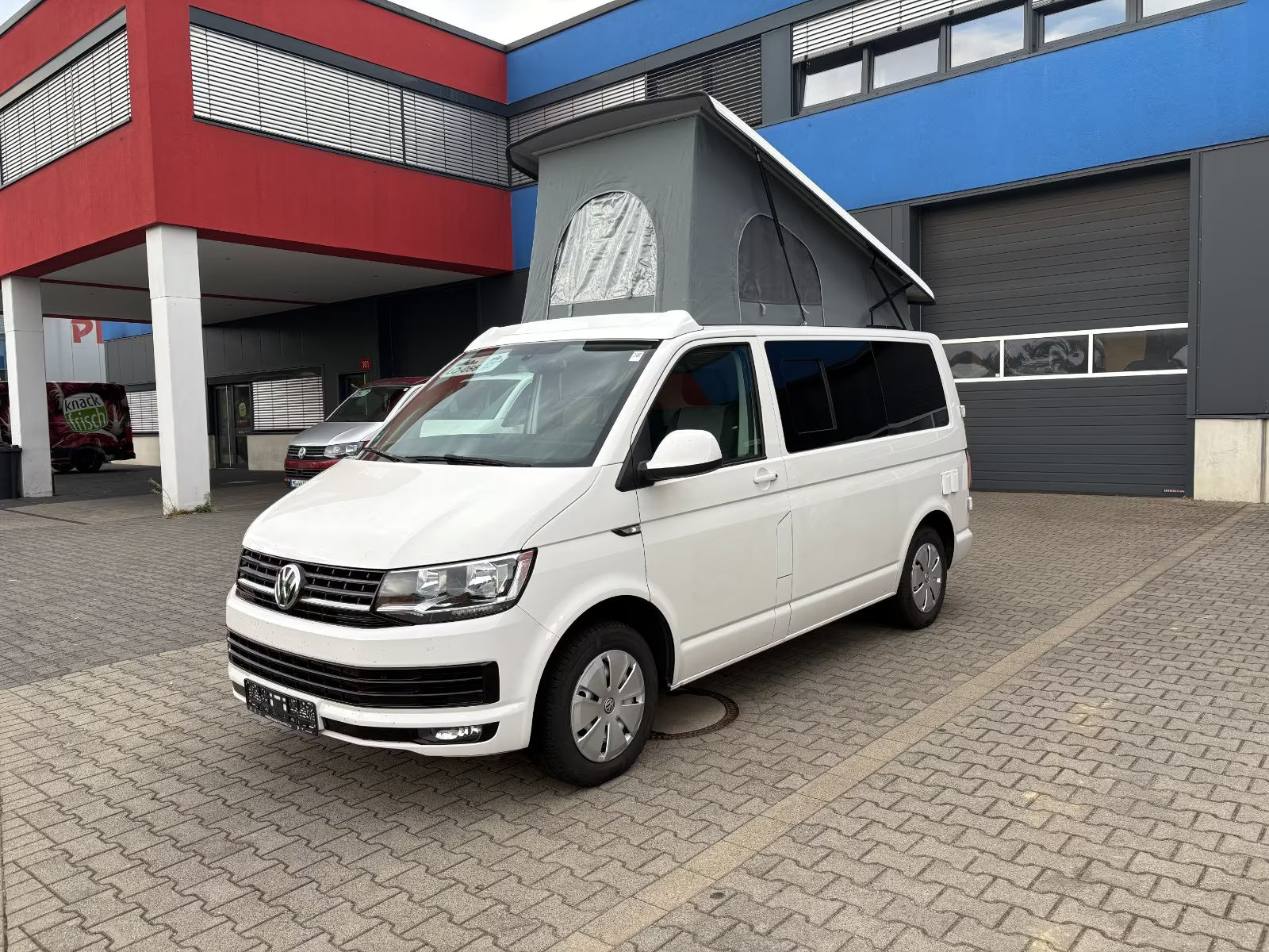 Volkswagen T6 Camper 2.0 TDI 150PS Schaltgetriebe unfallfrei | Wohnmobil mit Hubdach Schlafdach, Rückfahrkamera mit PDC | Campervan Umbau 5 Sitzer | VW Bulli