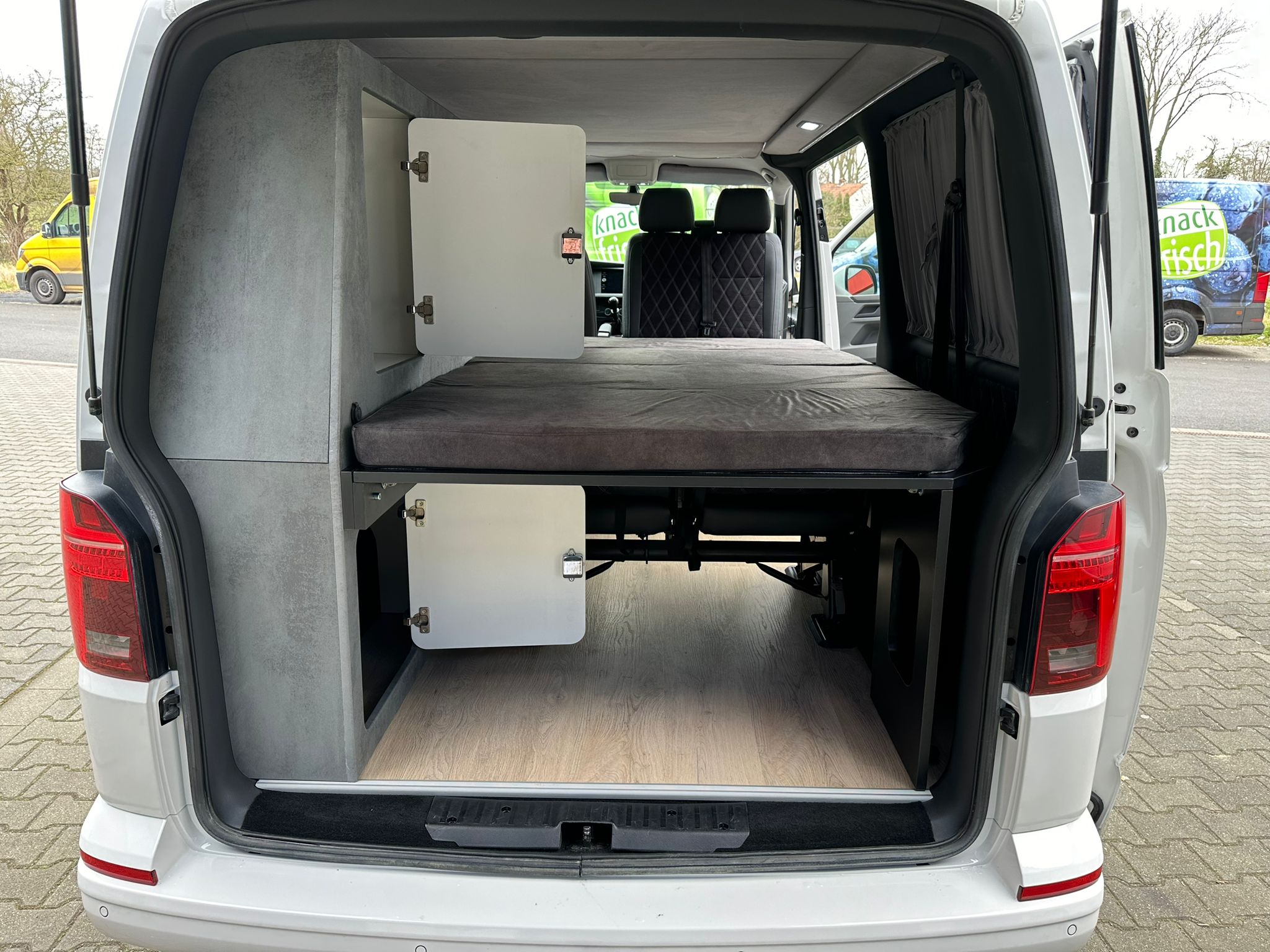 Volkswagen T6.1 Camper 2.0 TDI 150PS unfallfrei | Wohnmobil mit Hubdach Schlafdach, PDC, Navi, Rückfahrkamera | Campervan Umbau 5 Sitzer