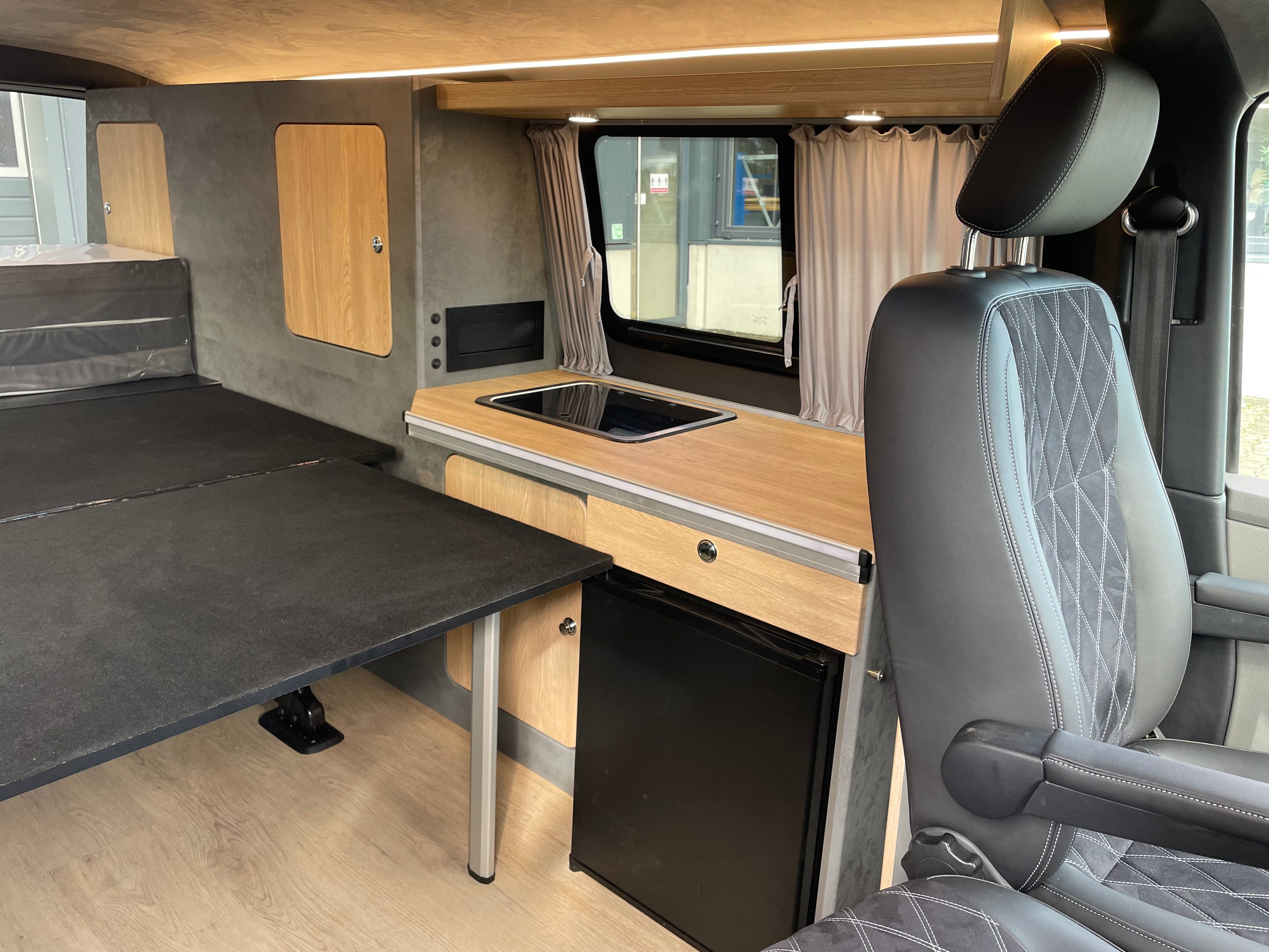 Volkswagen T6.1 Lang Camper 2.0 TDI 150PS Automatik DSG unfallfrei | Wohnmobil mit Standheizung, PDC, Navi | nur 100.000km | Campervan Umbau 5 Sitzer