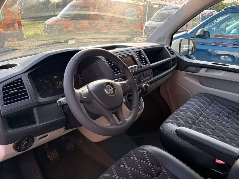 Volkswagen T6 Camper 2.0 TDI 114PS unfallfrei | Wohnmobil, PDC, Anhängerkupplung, Rückfahrkamera | Campervan Umbau 5 Sitzer VW