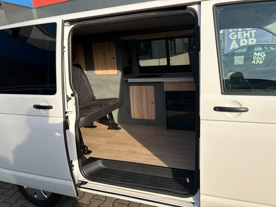 Volkswagen T6 Camper 2.0 TDI 114PS unfallfrei | Wohnmobil, PDC, Anhängerkupplung, Rückfahrkamera | Campervan Umbau 5 Sitzer VW