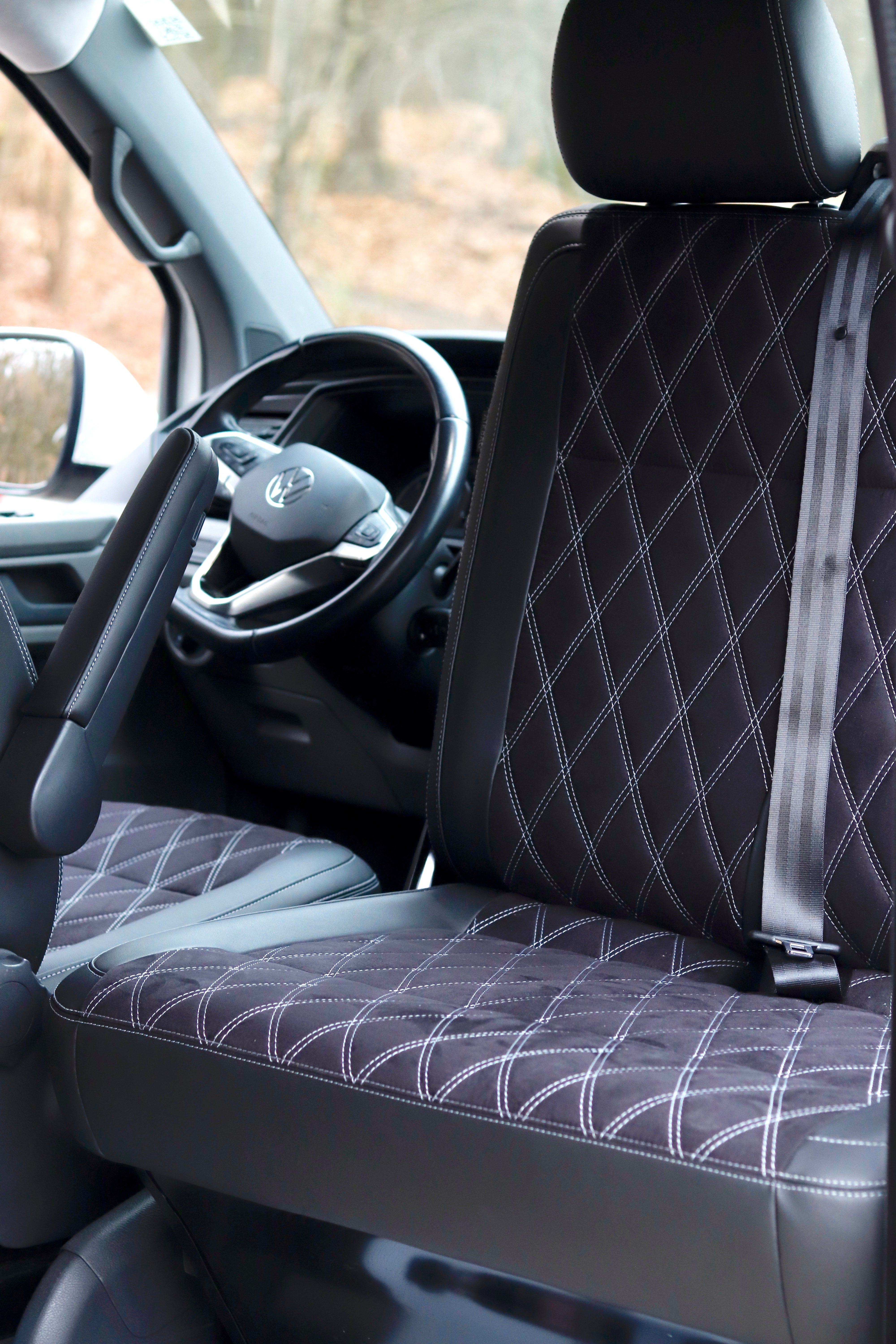 Volkswagen T6.1 Camper 2.0 TDI 150PS unfallfrei | Wohnmobil mit Hubdach Schlafdach, PDC, Anhängerkupplung, Rückfahrkamera | Campervan Umbau 5 Sitzer VW