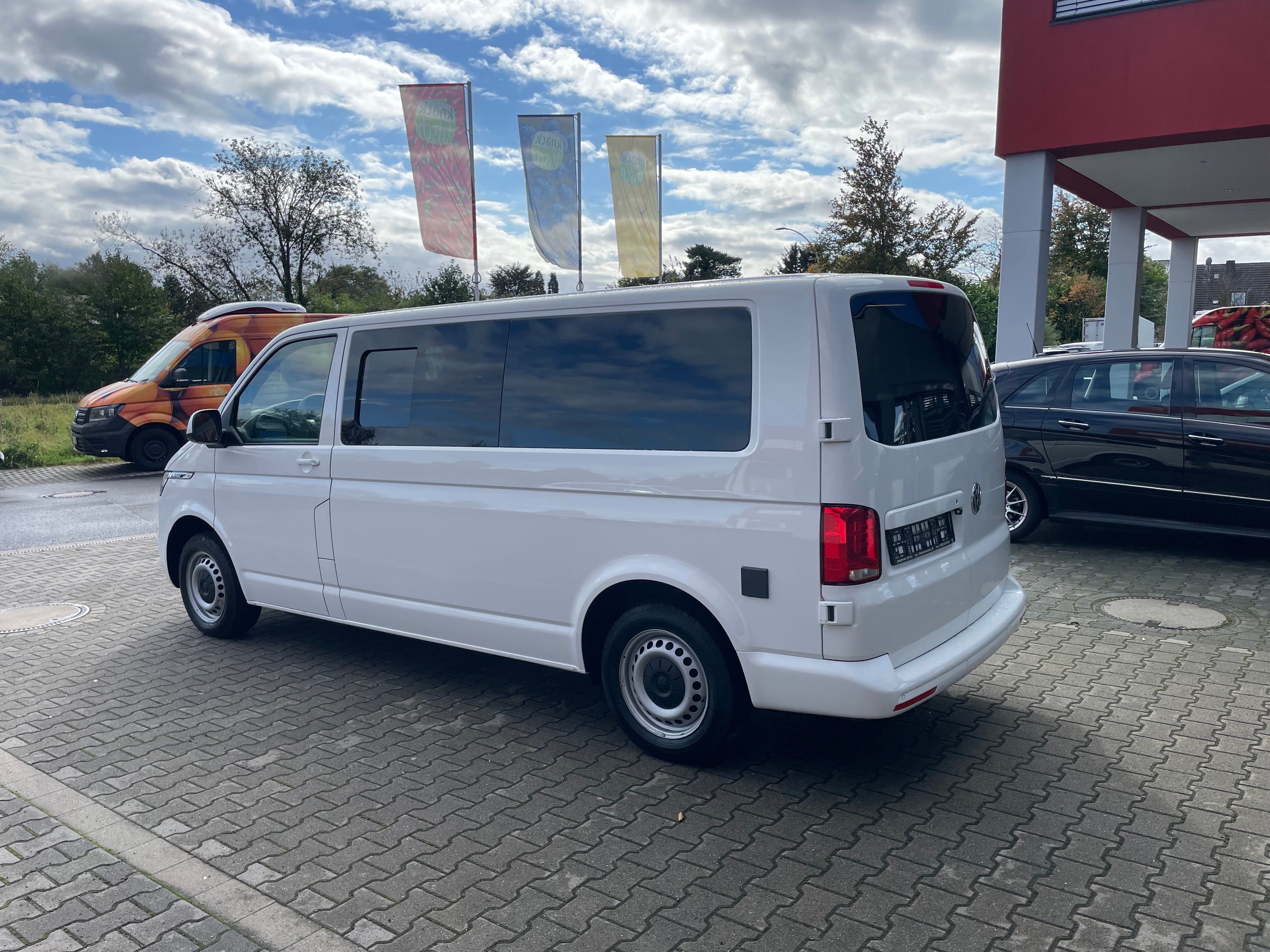 Volkswagen T6.1 Lang Camper 2.0 TDI 150PS Automatik DSG unfallfrei | Wohnmobil mit Standheizung, PDC, Navi | nur 100.000km | Campervan Umbau 5 Sitzer
