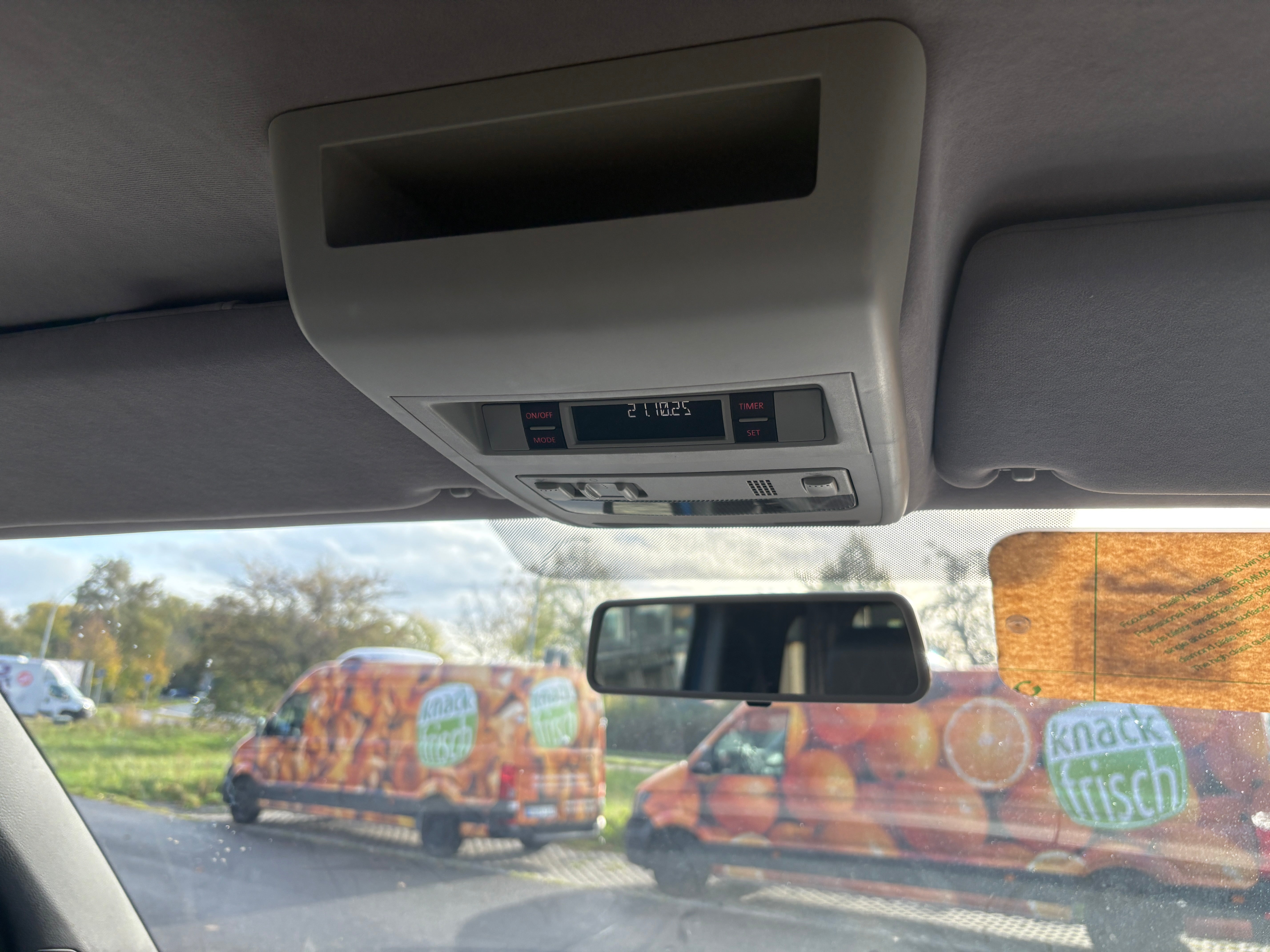 Volkswagen T6 Camper 2.0 TDI DSG Automatik 150PS unfallfrei | Wohnmobil mit Hubdach Schlafdach Standheizung, Rückfahrkamera mit PDC | Campervan Umbau 5 Sitzer | VW Bulli