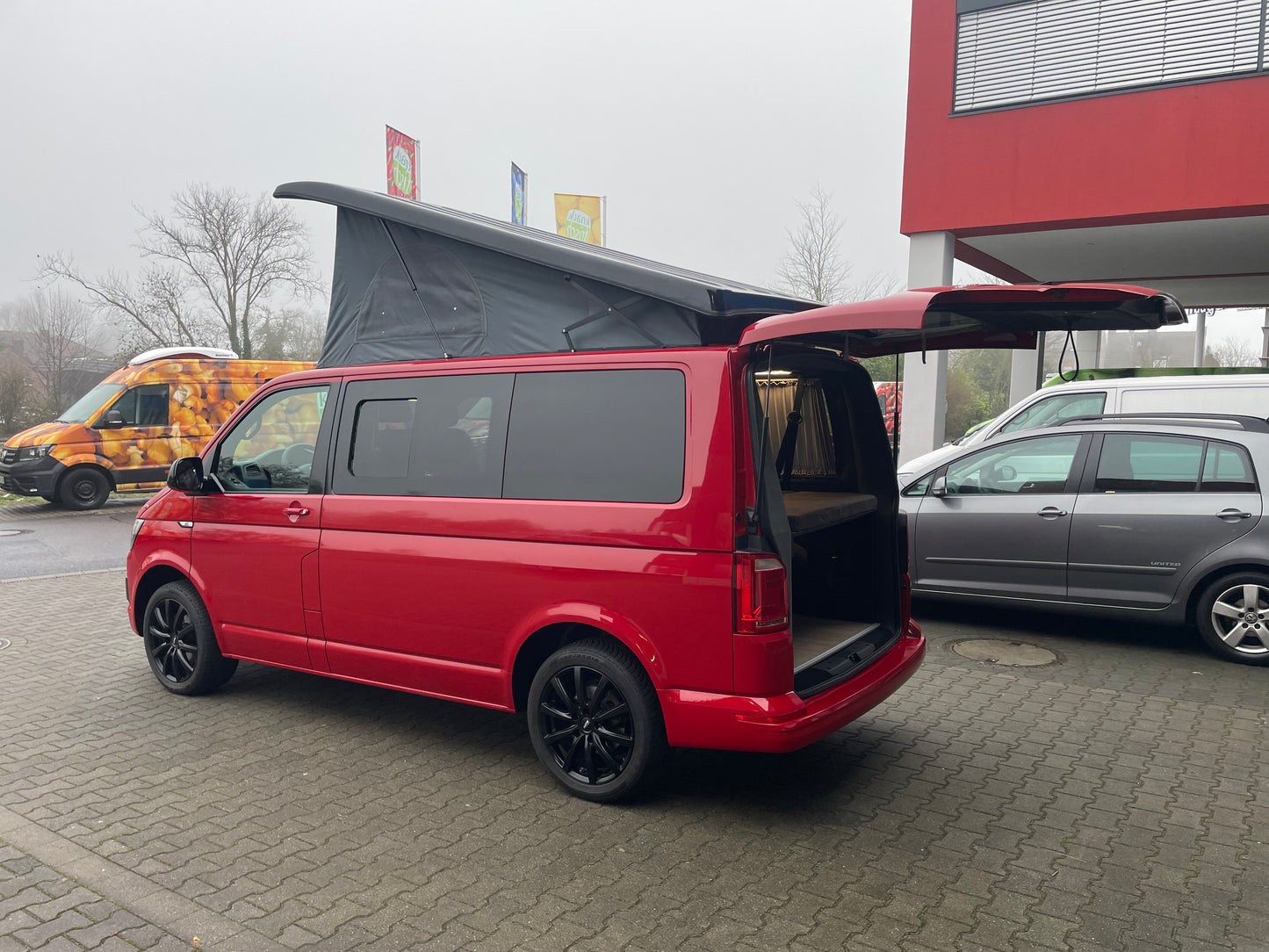 Volkswagen T6 DSG Camper 2.0 TDI 150PS unfallfrei | Wohnmobil mit Hubdach Schlafdach, PDC, Navi, Rückfahrkamera