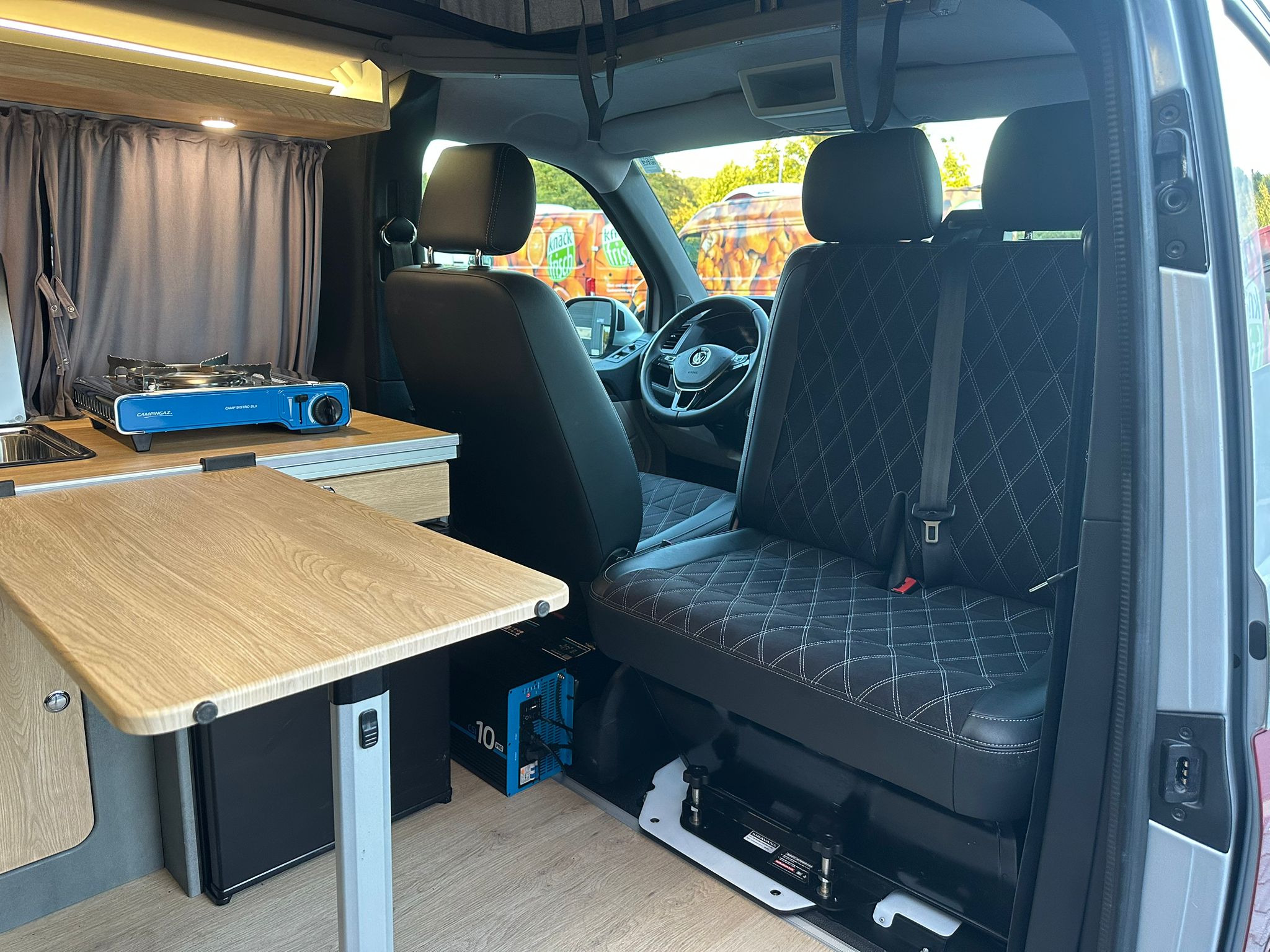 Volkswagen T6 Camper 2.0 TDI 102PS unfallfrei | Wohnmobil mit Hubdach Schlafdach, PDC, Navi, Rückfahrkamera | Campervan Umbau 5 Sitzer | VW