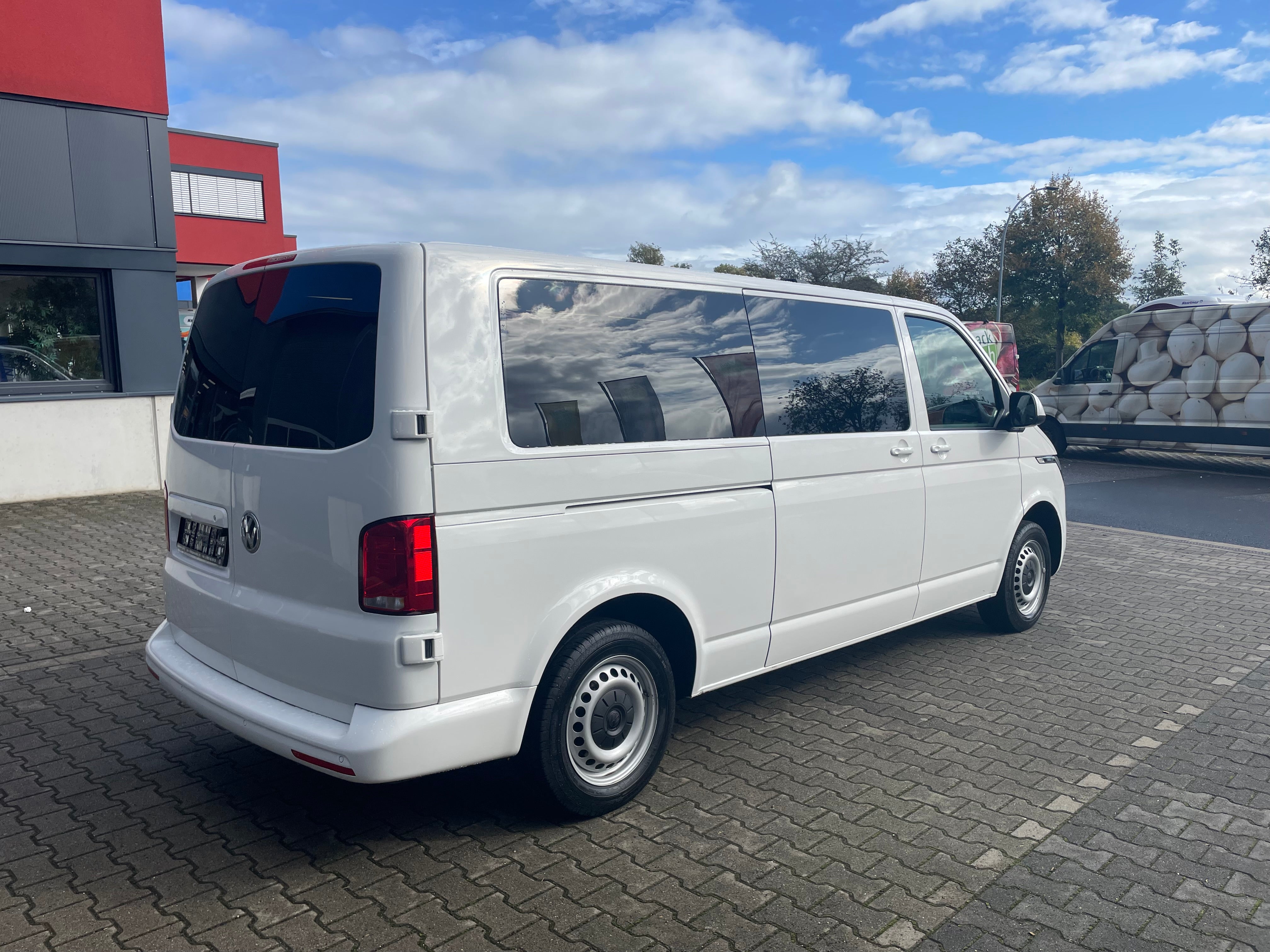 Volkswagen T6.1 Lang Camper 2.0 TDI 150PS Automatik DSG unfallfrei | Wohnmobil mit Standheizung, PDC, Navi | nur 100.000km | Campervan Umbau 5 Sitzer
