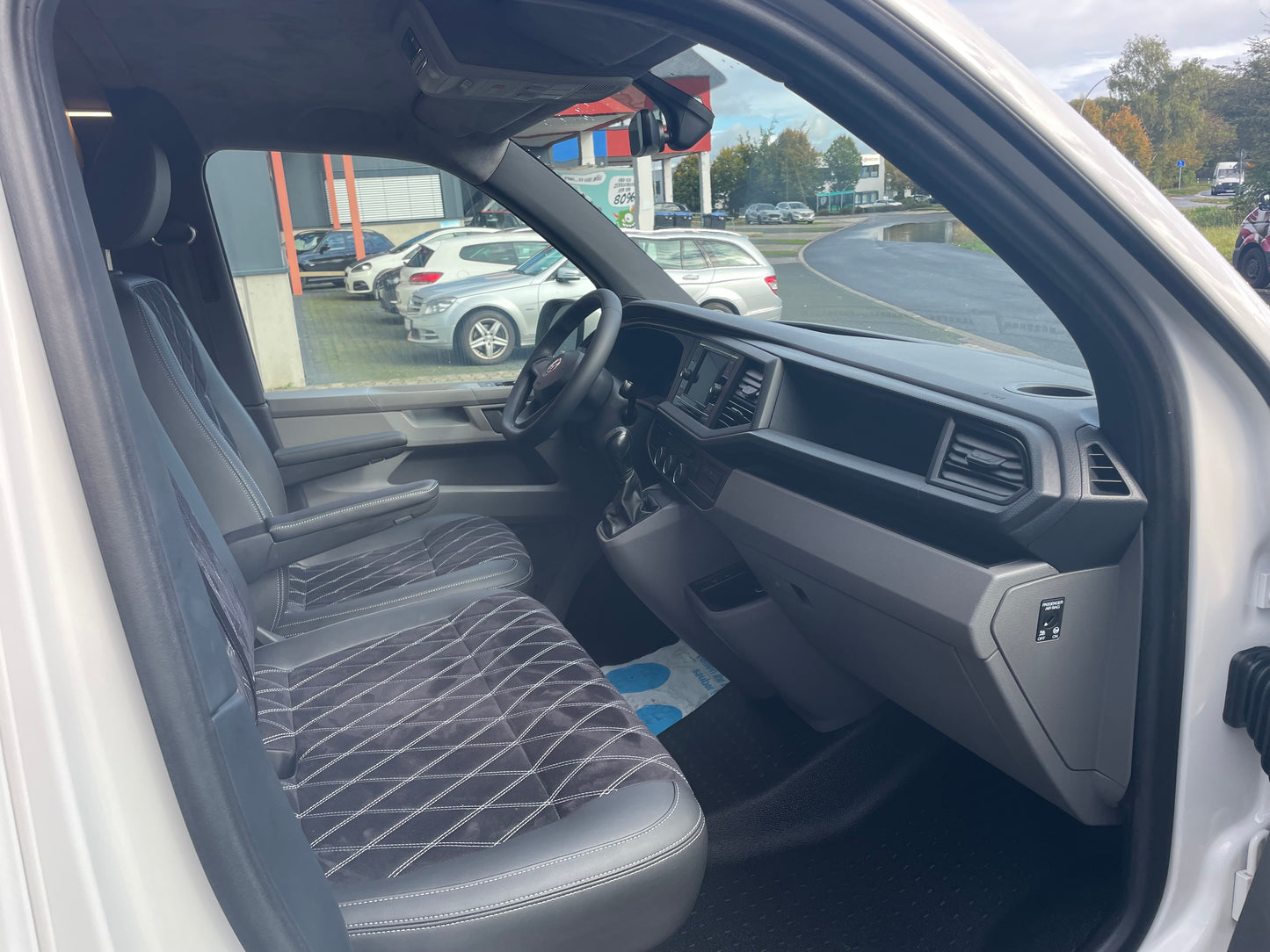Volkswagen T6.1 Lang Camper 2.0 TDI 150PS Automatik DSG unfallfrei | Wohnmobil mit Standheizung, PDC, Navi | nur 100.000km | Campervan Umbau 5 Sitzer