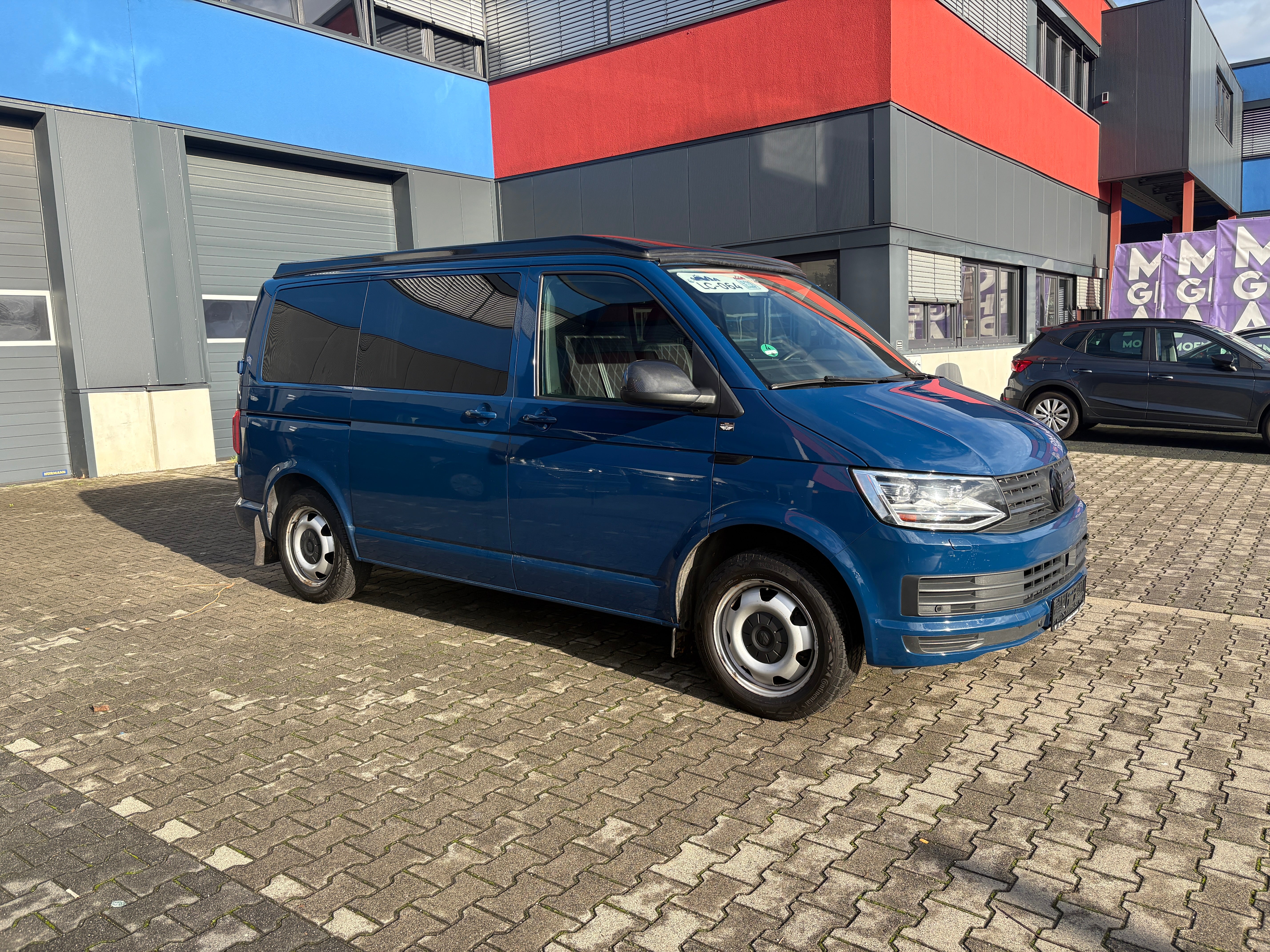 Volkswagen T6 Camper 2.0 TDI DSG Automatik 150PS unfallfrei | Wohnmobil mit Hubdach Schlafdach Standheizung, Rückfahrkamera mit PDC | Campervan Umbau 5 Sitzer | VW Bulli