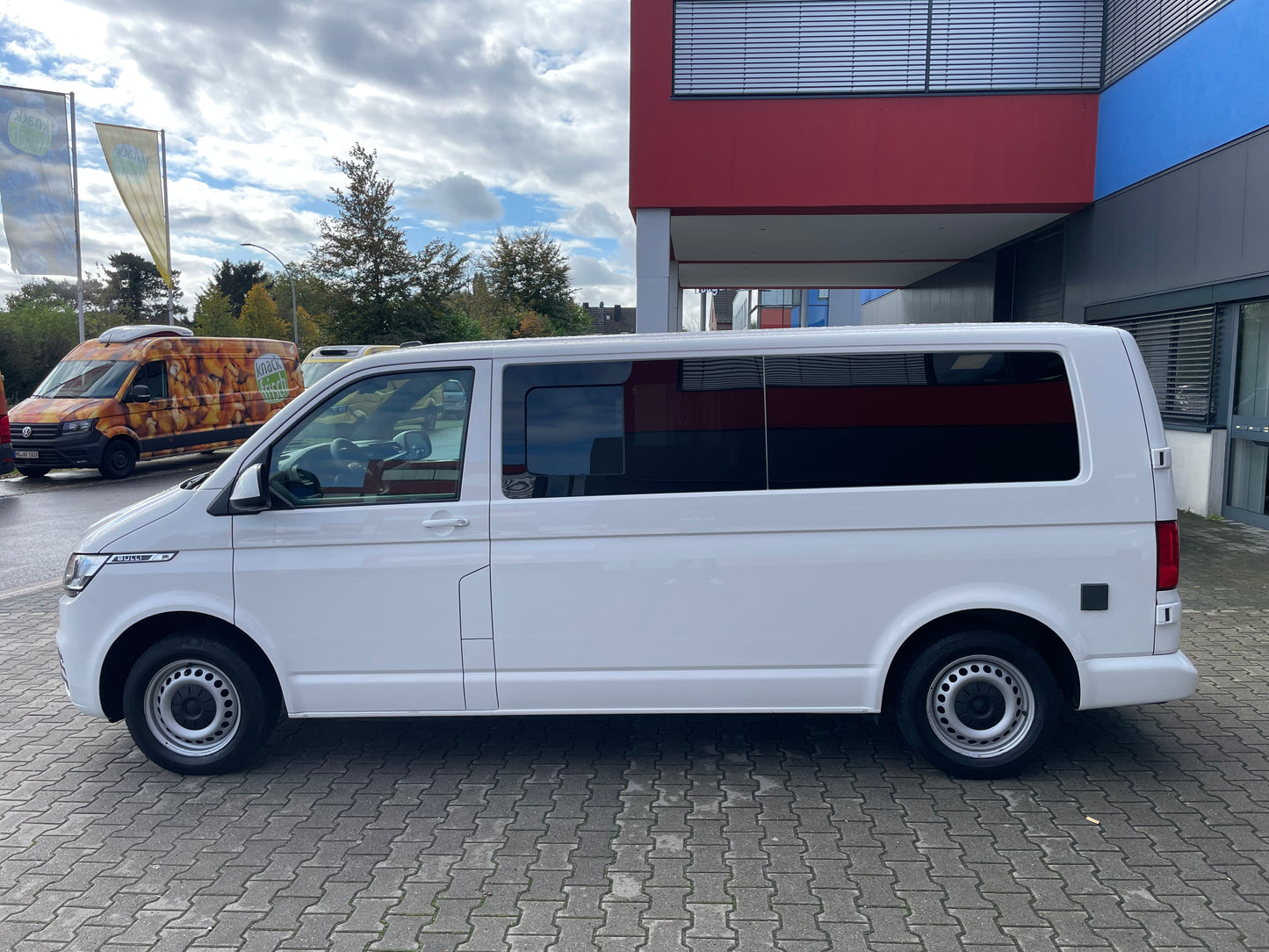 Volkswagen T6.1 Lang Camper 2.0 TDI 150PS Automatik DSG unfallfrei | Wohnmobil mit Standheizung, PDC, Navi | nur 100.000km | Campervan Umbau 5 Sitzer