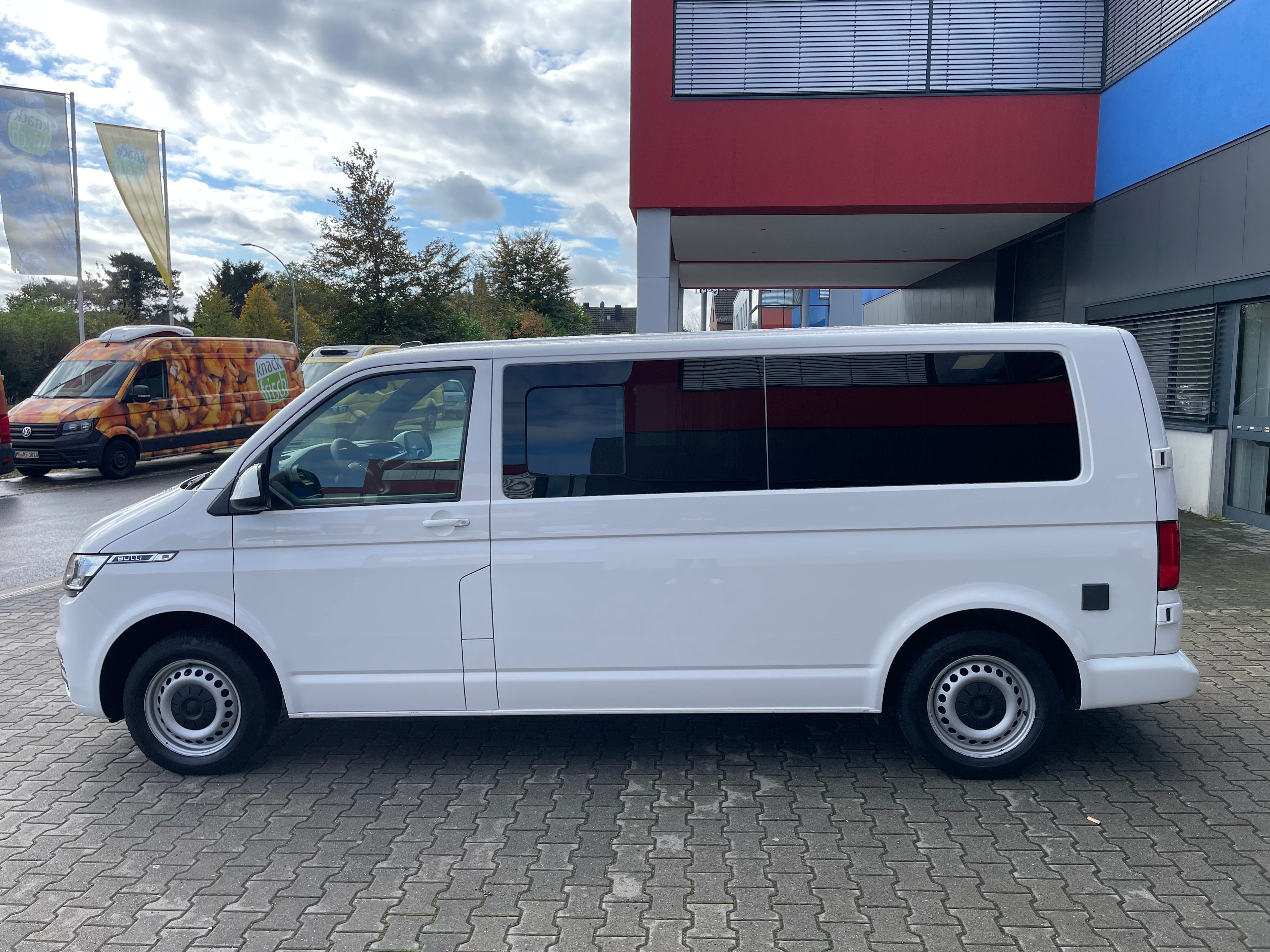 Volkswagen T6.1 Lang Camper 2.0 TDI 150PS Automatik DSG unfallfrei | Wohnmobil mit Standheizung, PDC, Navi | nur 100.000km | Campervan Umbau 5 Sitzer