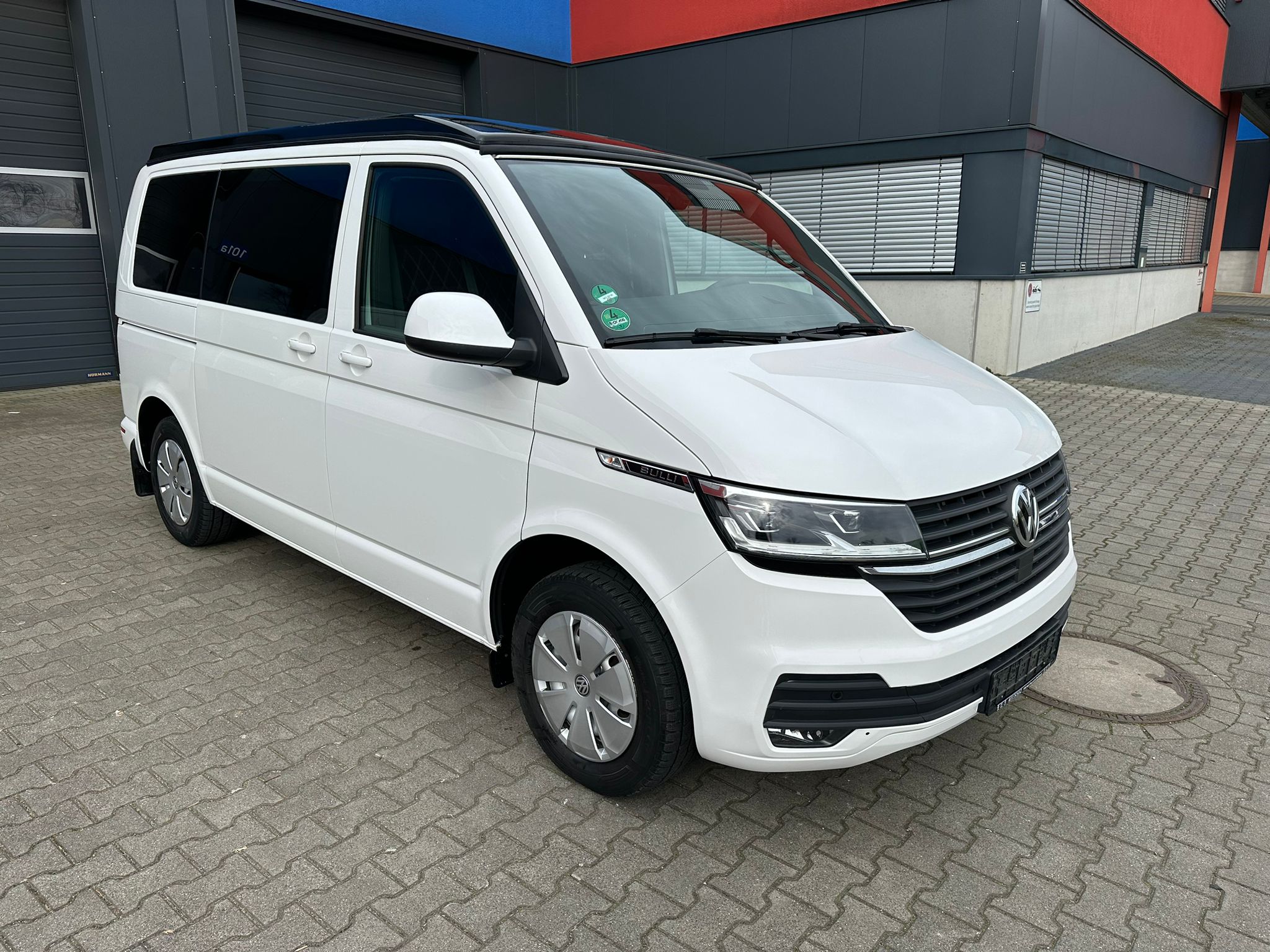 Volkswagen T6.1 Camper 2.0 TDI 150PS unfallfrei | Wohnmobil mit Hubdach Schlafdach, PDC, Navi, Rückfahrkamera | Campervan Umbau 5 Sitzer