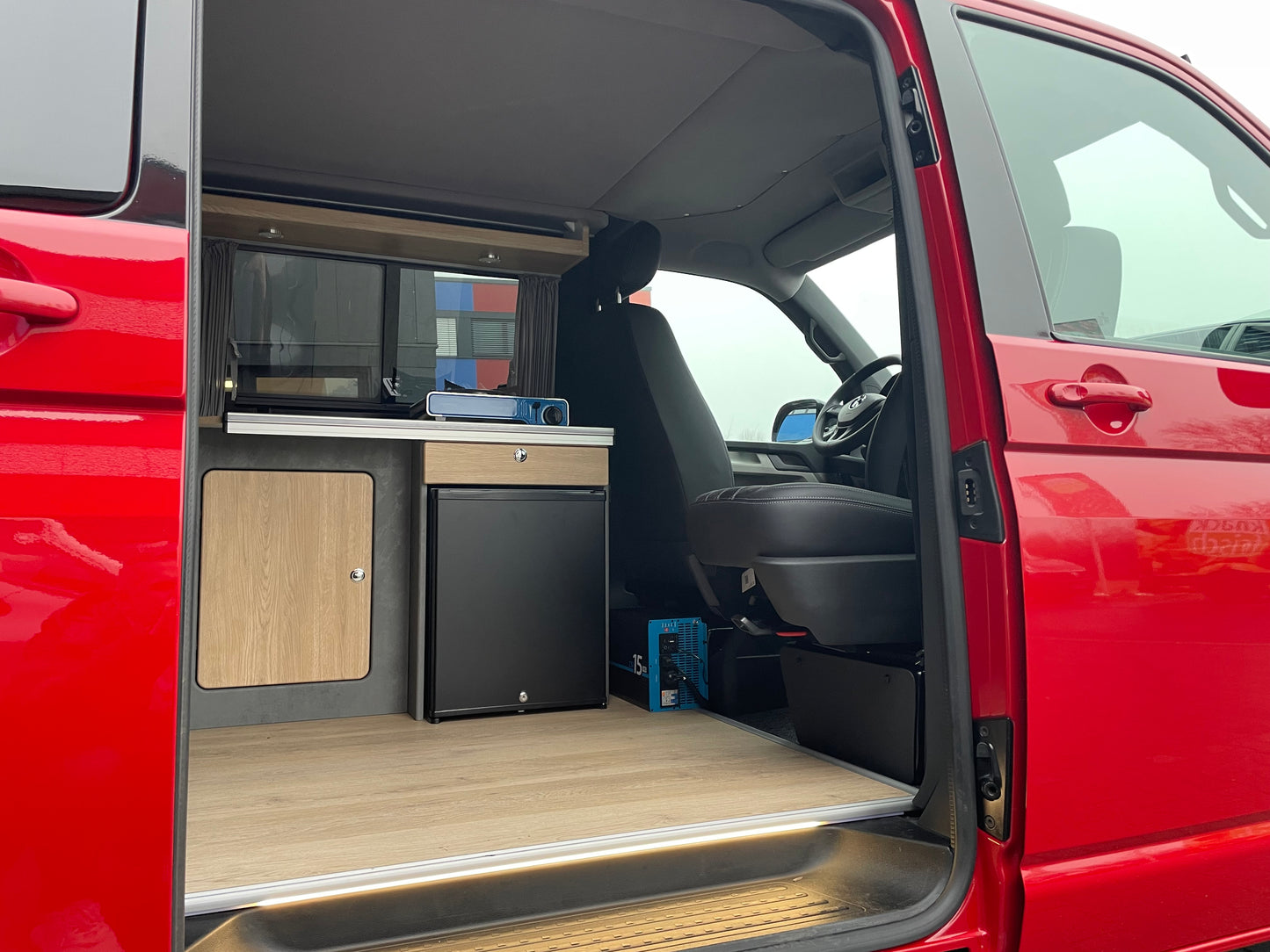 Volkswagen T6 DSG Camper 2.0 TDI 150PS unfallfrei | Wohnmobil mit Hubdach Schlafdach, PDC, Navi, Rückfahrkamera