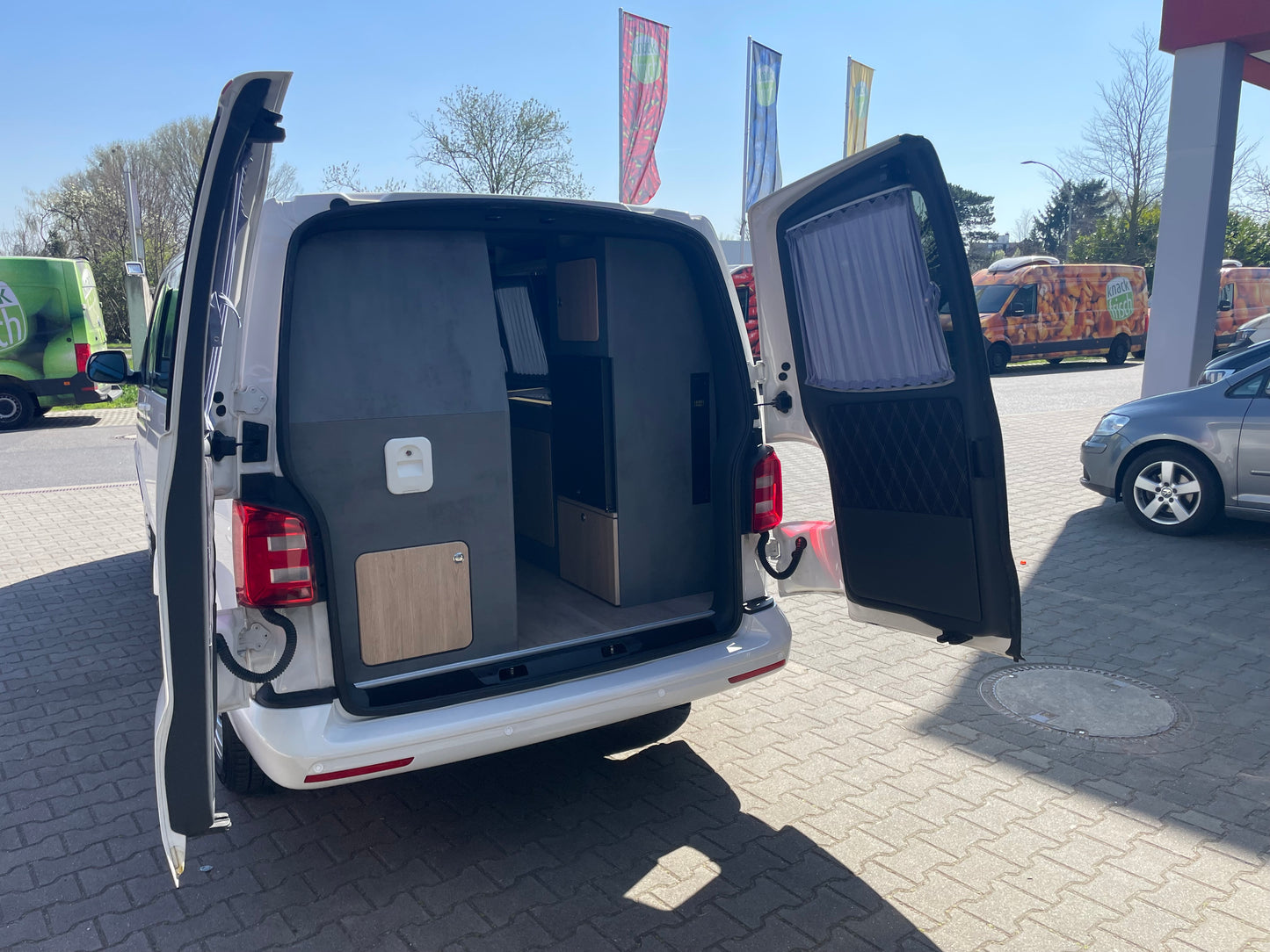 Volkswagen T6 Camper mit Toilette 2.0 TDI 150PS unfallfrei | Wohnmobil, PDC, Navi, Rückfahrkamera | Campervan Umbau 4 Sitzer