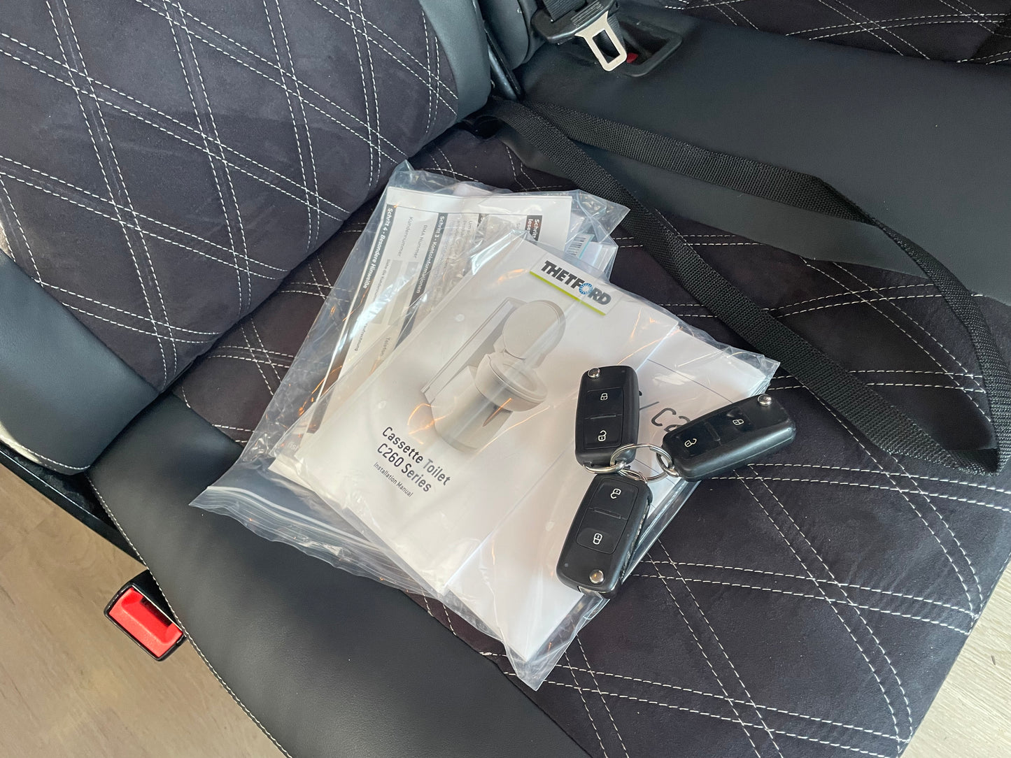 Volkswagen T6 Camper mit Toilette 2.0 TDI 150PS unfallfrei | Wohnmobil, PDC, Navi, Rückfahrkamera | Campervan Umbau 4 Sitzer