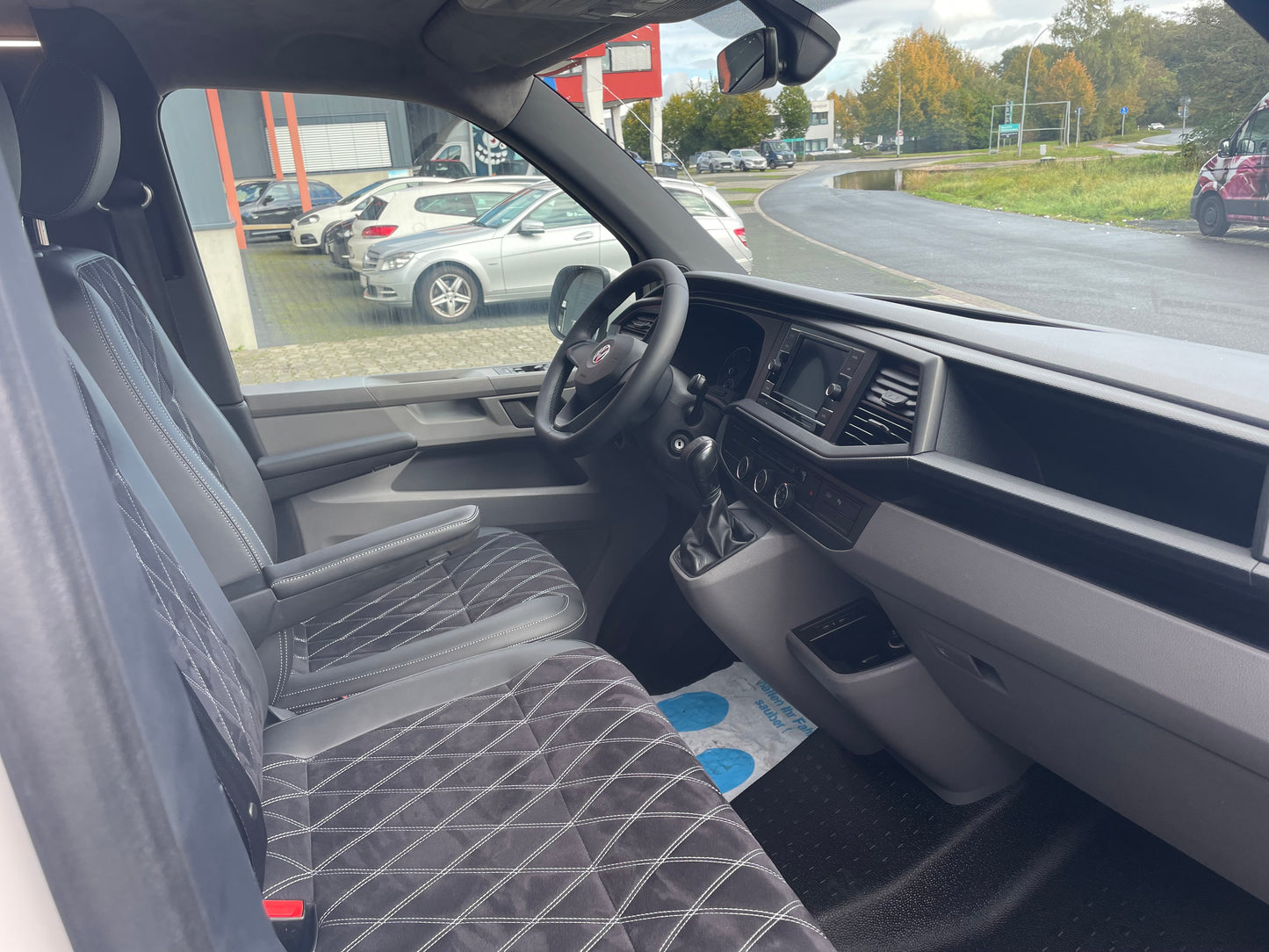 Volkswagen T6.1 Lang Camper 2.0 TDI 150PS Automatik DSG unfallfrei | Wohnmobil mit Standheizung, PDC, Navi | nur 100.000km | Campervan Umbau 5 Sitzer