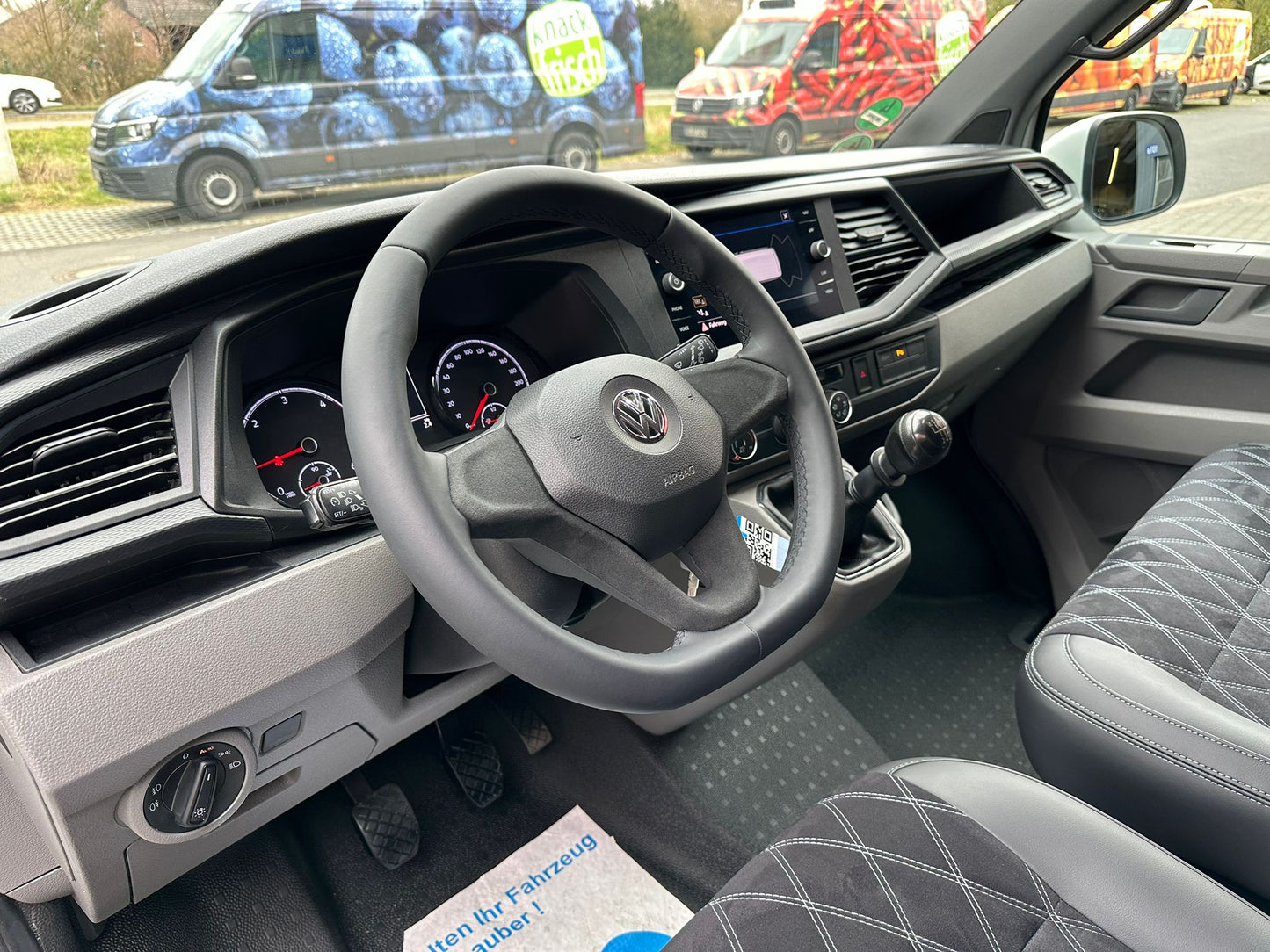 Volkswagen T6.1 Camper 2.0 TDI 150PS unfallfrei | Wohnmobil mit Hubdach Schlafdach, PDC, Navi, Rückfahrkamera | Campervan Umbau 5 Sitzer