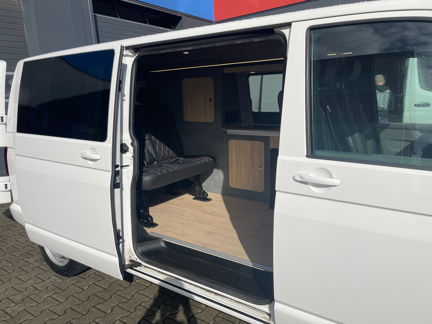 Volkswagen T6.1 Lang Camper 2.0 TDI 150PS Automatik DSG unfallfrei | Wohnmobil mit Standheizung, PDC, Navi | nur 100.000km | Campervan Umbau 5 Sitzer