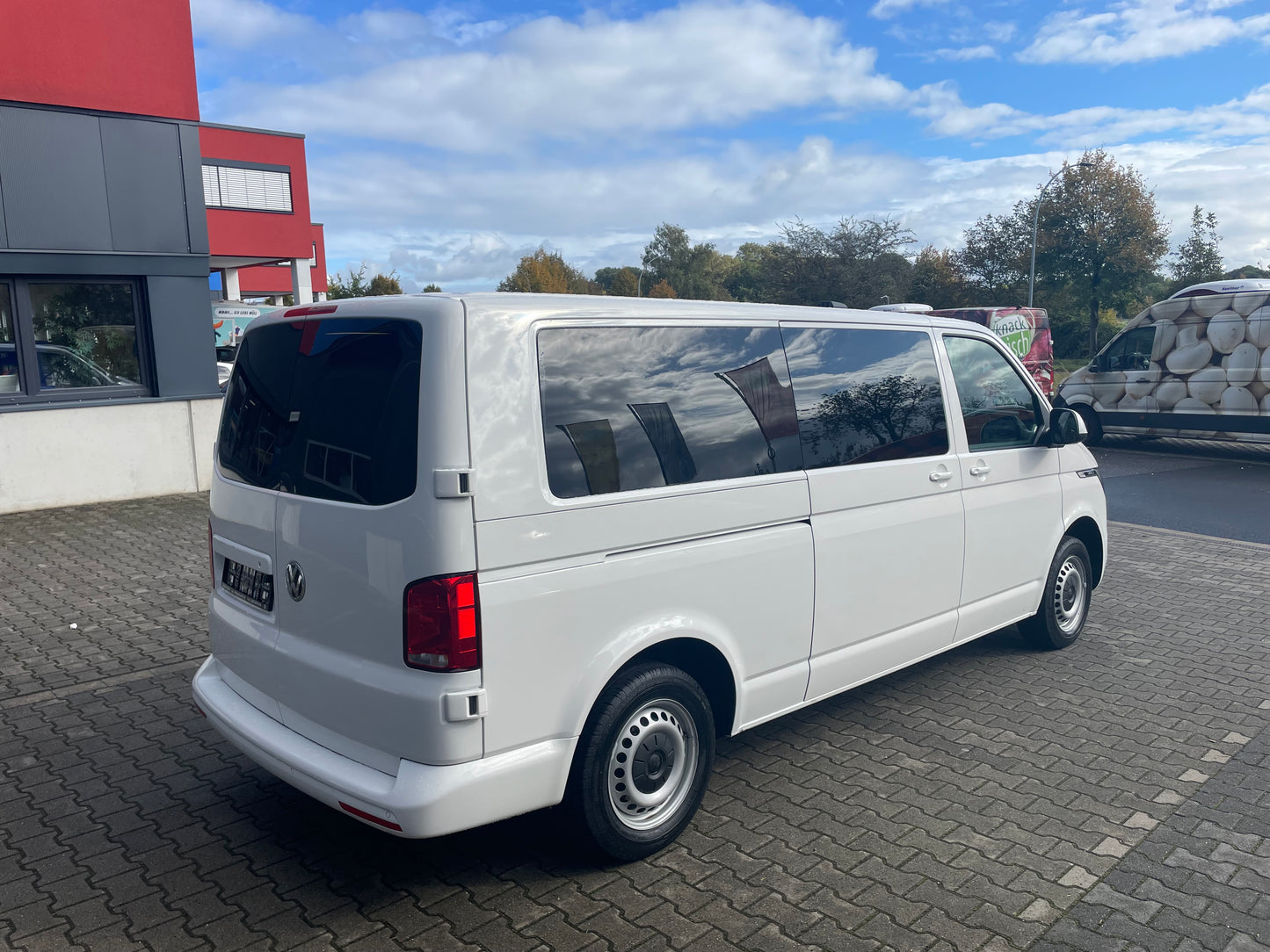 Volkswagen T6.1 Lang Camper 2.0 TDI 150PS Automatik DSG unfallfrei | Wohnmobil mit Standheizung, PDC, Navi | nur 100.000km | Campervan Umbau 5 Sitzer