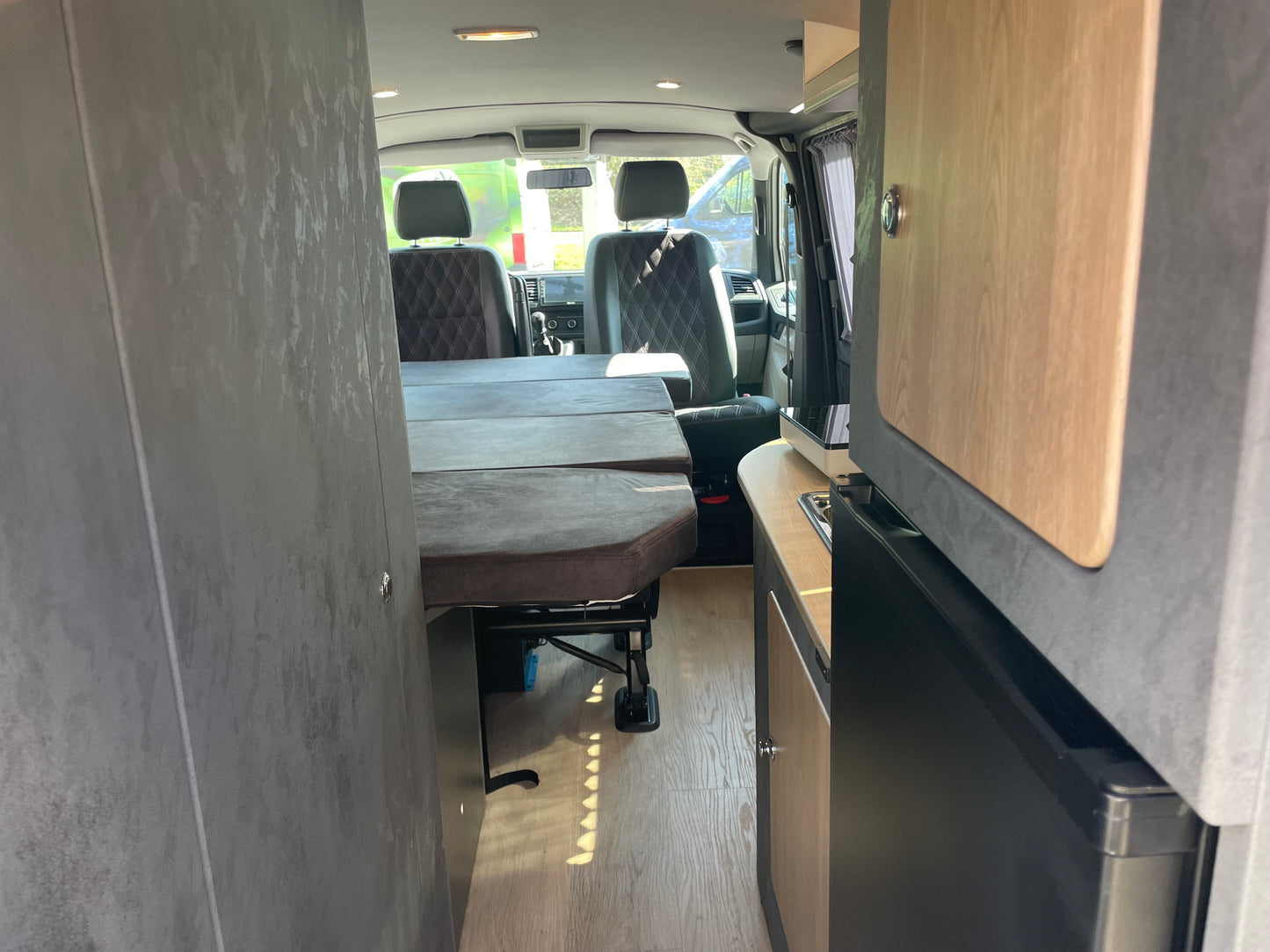 Volkswagen T6 Camper mit Toilette 2.0 TDI 150PS unfallfrei | Wohnmobil, PDC, Navi, Rückfahrkamera | Campervan Umbau 4 Sitzer