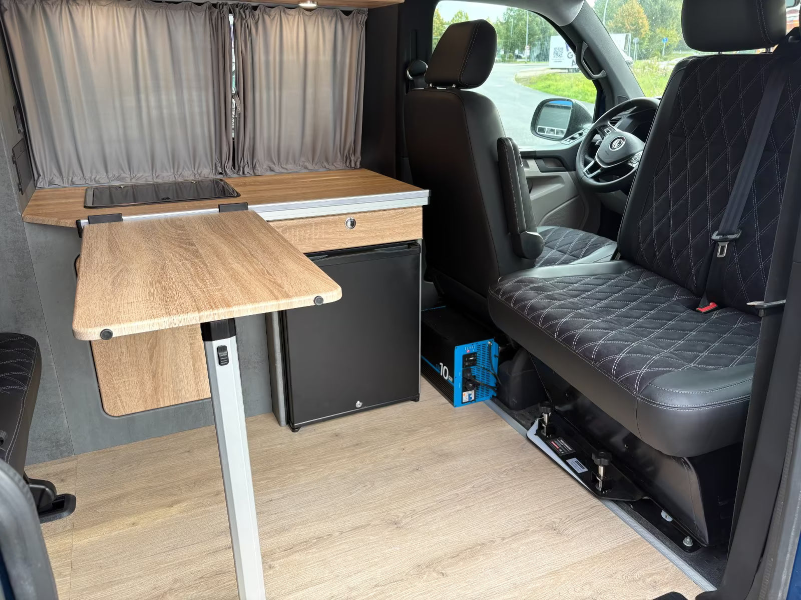 Volkswagen T6 Camper 2.0 TDI DSG Automatik 150PS unfallfrei | Wohnmobil mit Hubdach Schlafdach Standheizung, Rückfahrkamera mit PDC | Campervan Umbau 5 Sitzer | VW Bulli