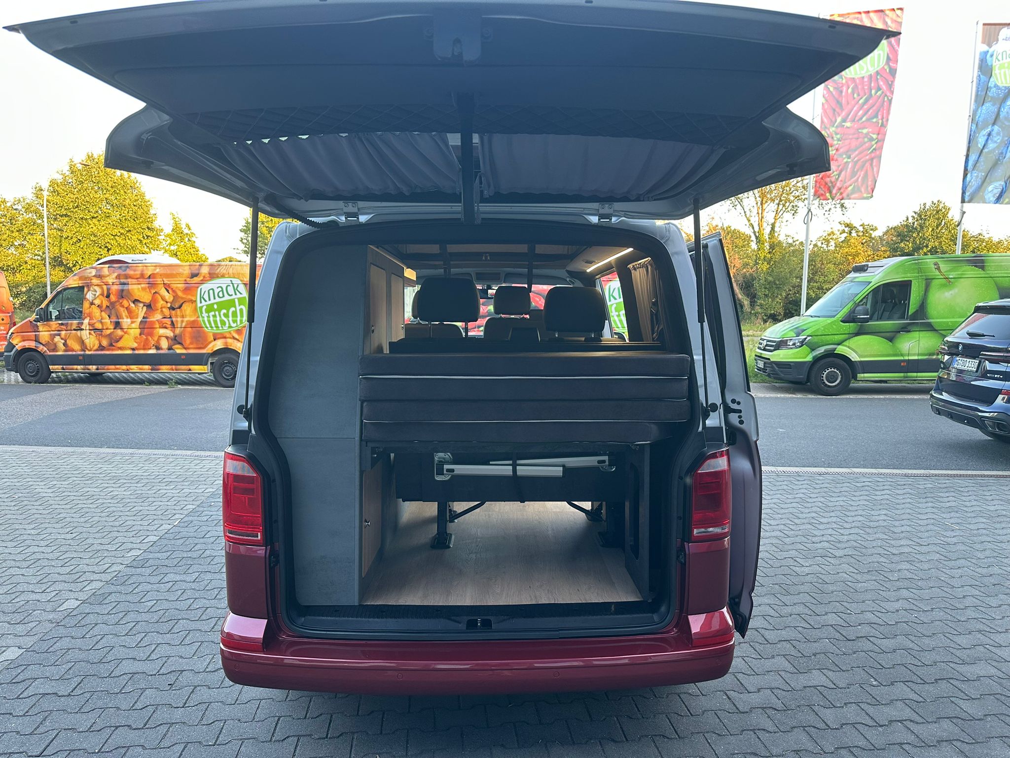 Volkswagen T6 Camper 2.0 TDI 102PS unfallfrei | Wohnmobil mit Hubdach Schlafdach, PDC, Navi, Rückfahrkamera | Campervan Umbau 5 Sitzer | VW