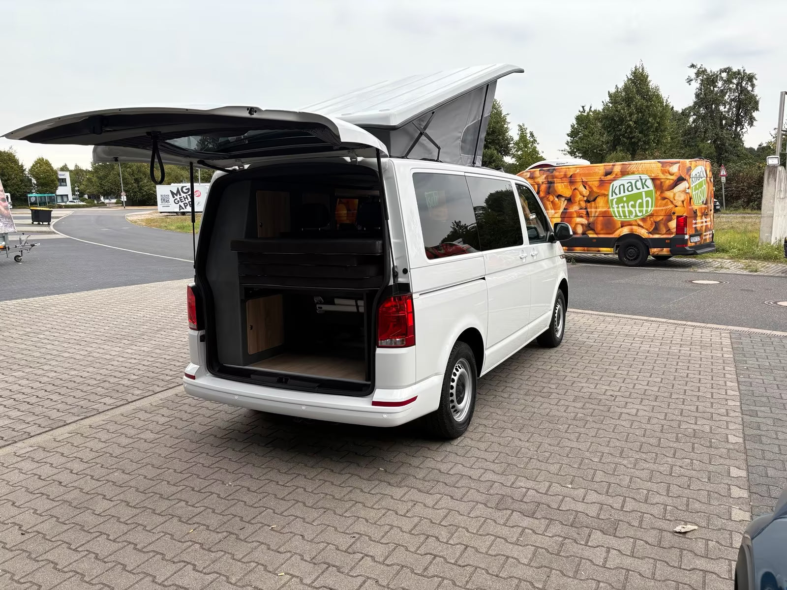 Volkswagen T6.1 Camper 2.0 TDI 150PS unfallfrei | Wohnmobil mit Hubdach Schlafdach, PDC, Rückfahrkamera | Campervan Umbau 5 Sitzer | VW