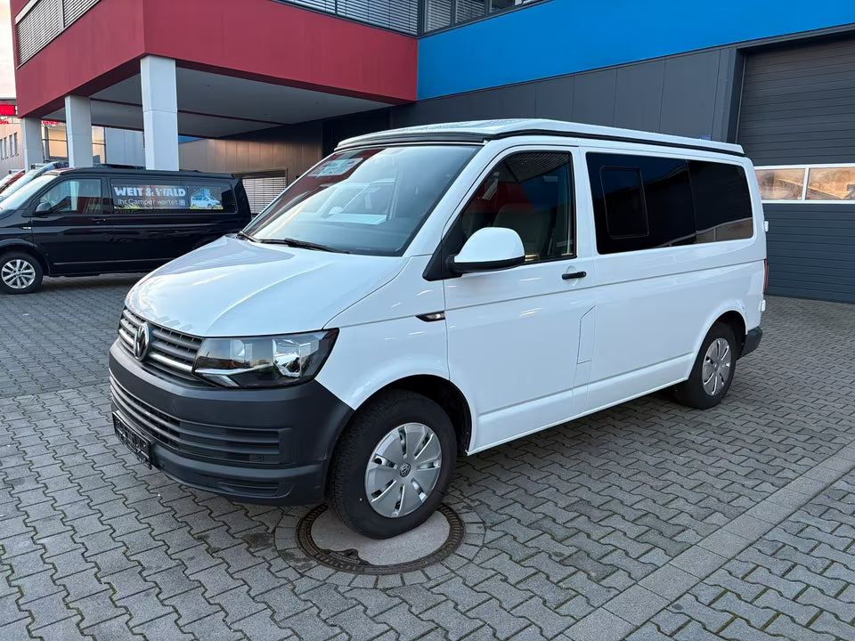 Volkswagen T6 Camper 2.0 TDI 114PS unfallfrei | Wohnmobil mit Hubdach Schlafdach, PDC, Anhängerkupplung, Rückfahrkamera | Campervan Umbau 5 Sitzer VW