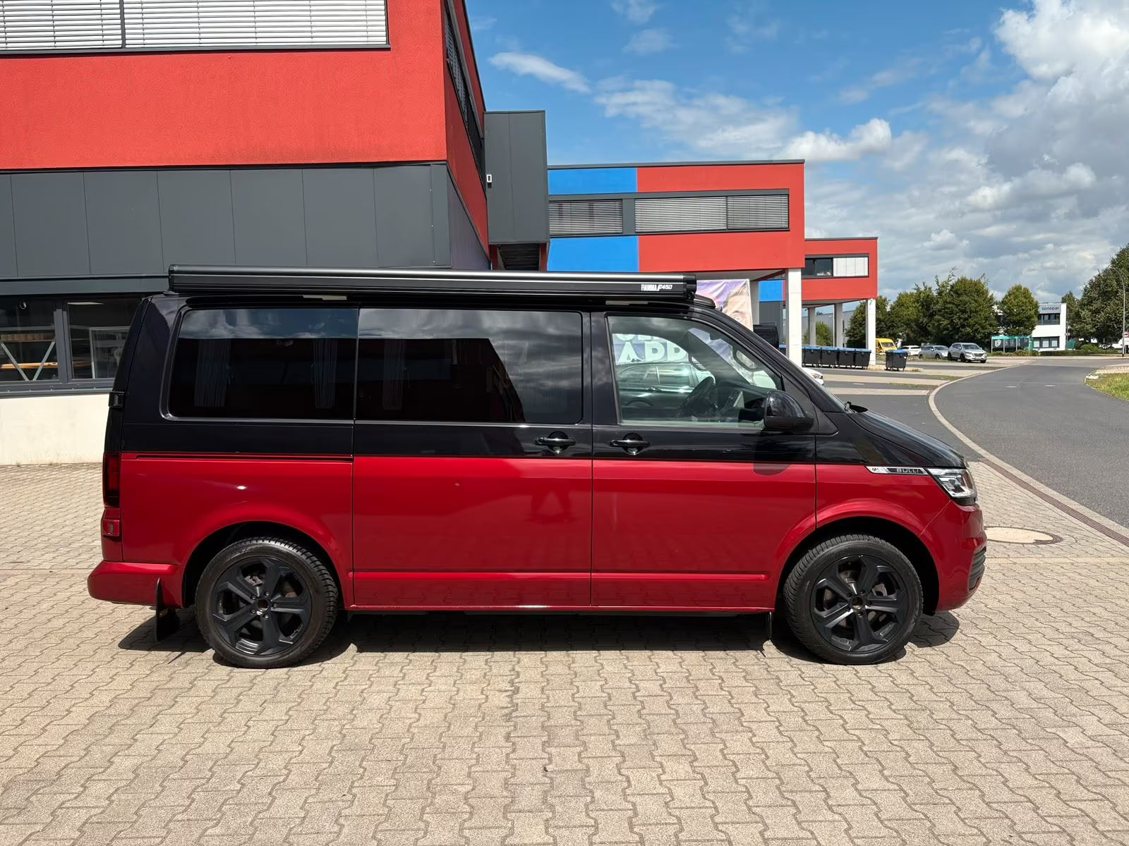 Volkswagen T6.1 Camper 2.0 TDI DSG 150PS unfallfrei | Wohnmobil mit Hubdach Schlafdach, PDC, Navi, Rückfahrkamera | Campervan Umbau 5 Sitzer VW