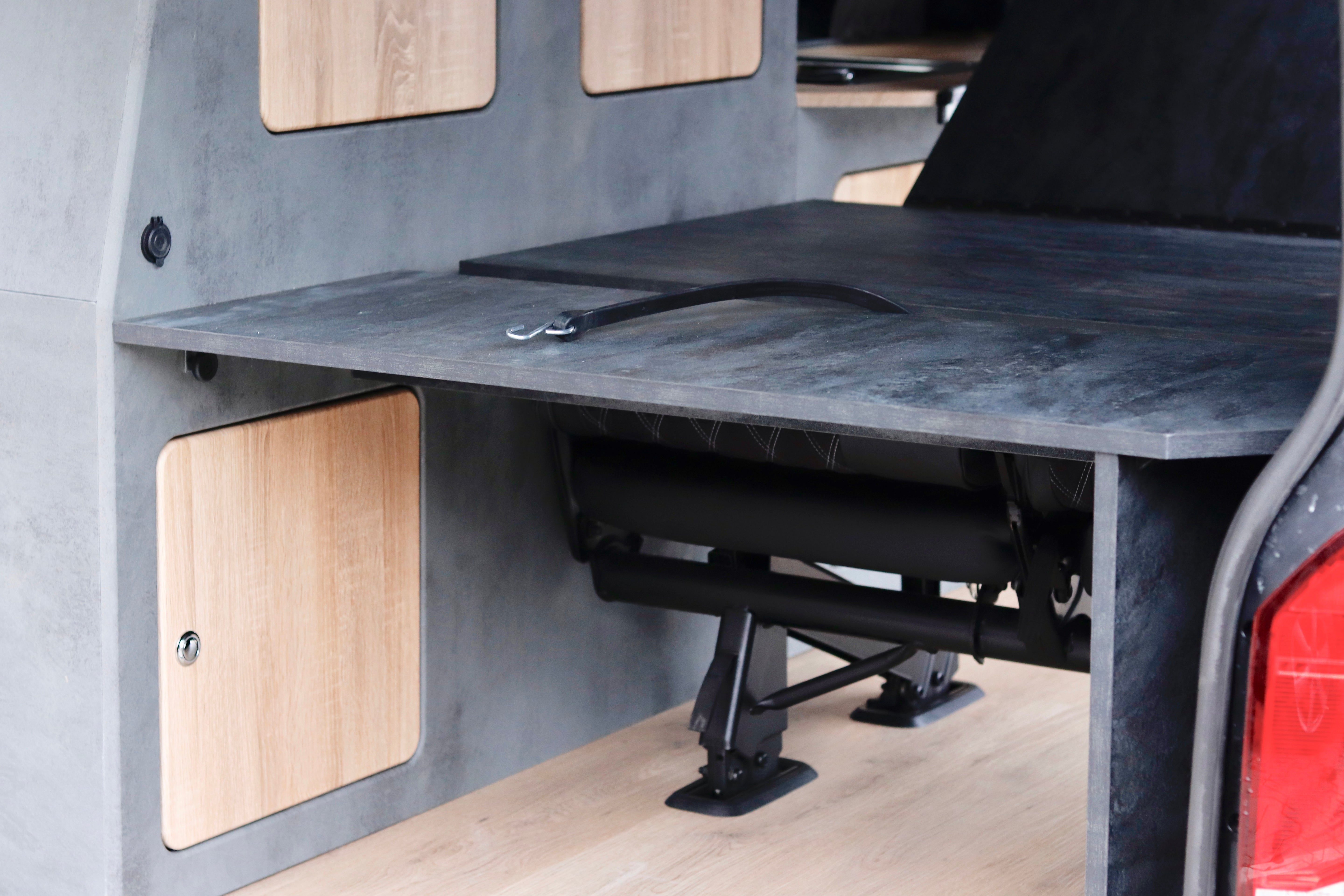 Volkswagen T6.1 Camper 2.0 TDI 150PS unfallfrei | Wohnmobil mit Hubdach Schlafdach, PDC, Anhängerkupplung, Rückfahrkamera | Campervan Umbau 5 Sitzer VW